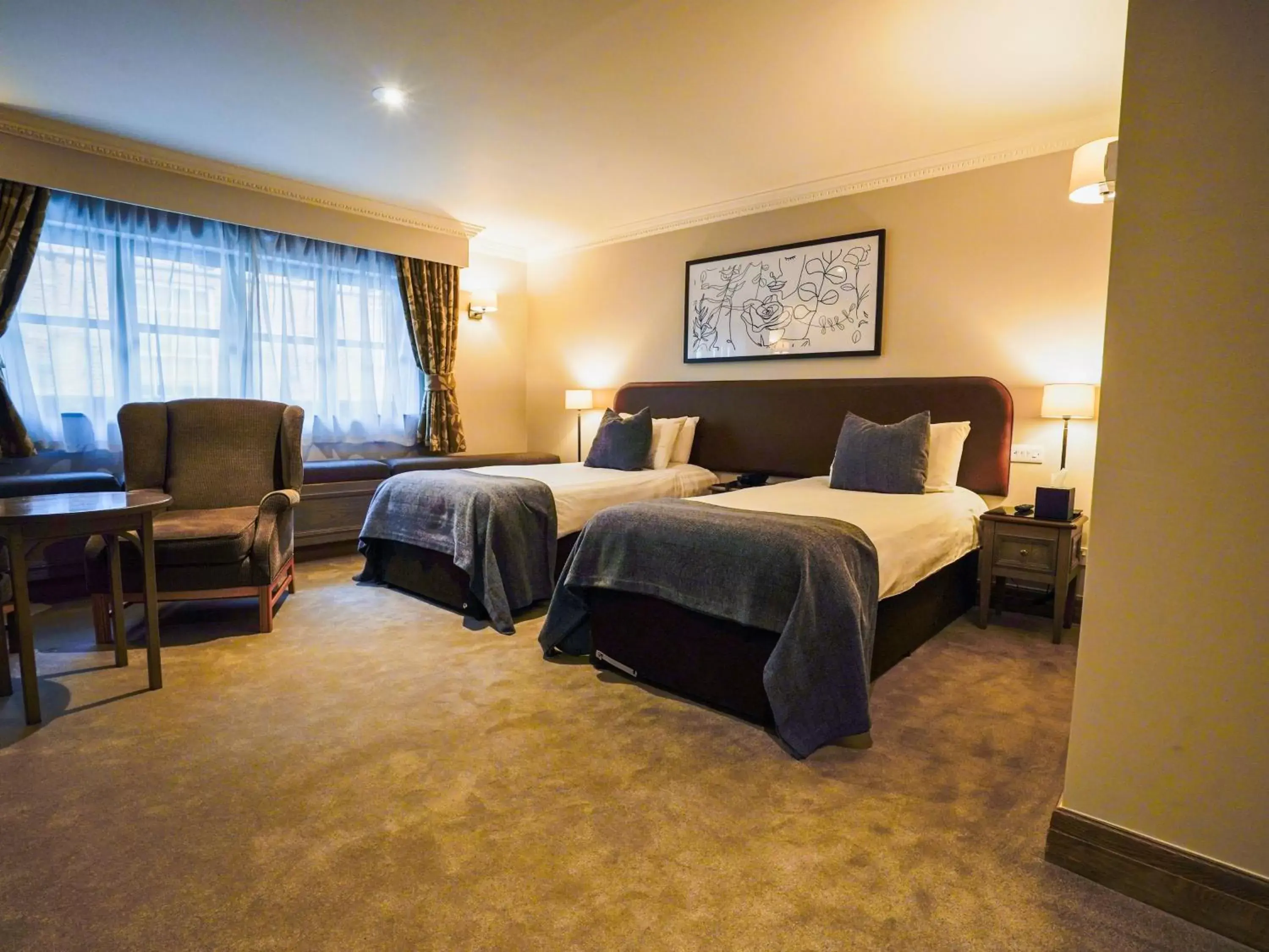 Bedroom in Villiers Hotel