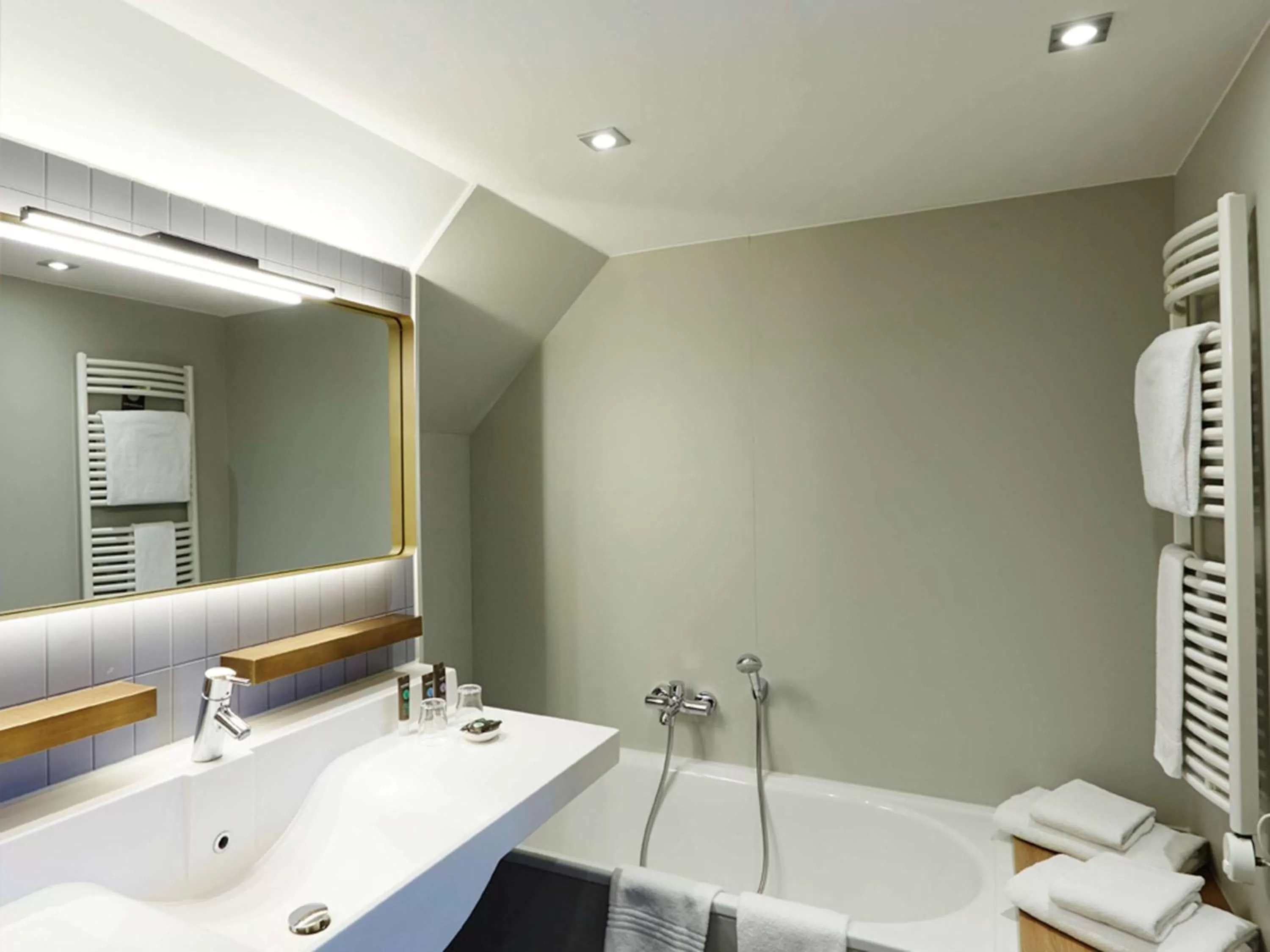 Photo of the whole room in Novotel München City