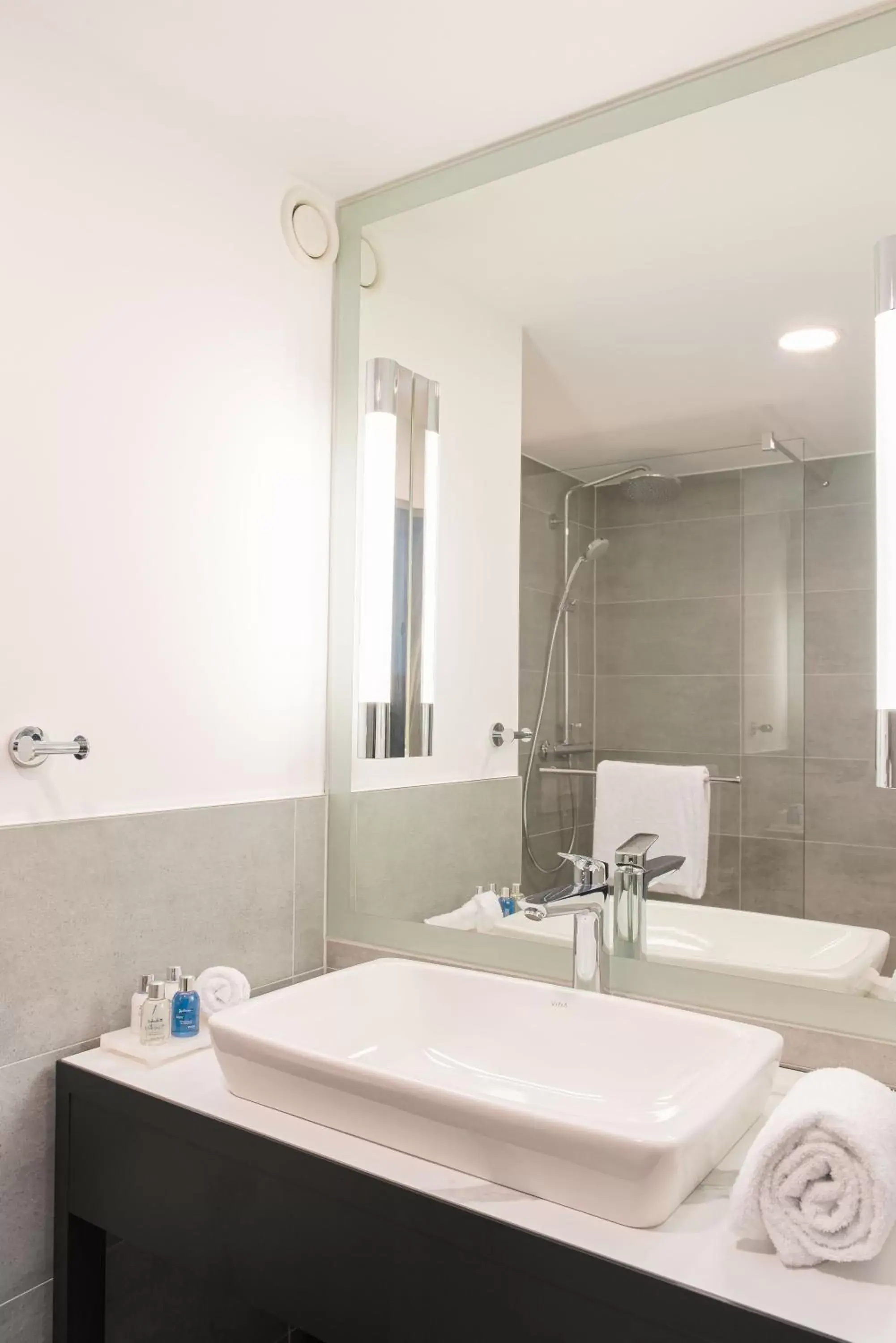 Bathroom in Radisson Blu Hotel Dortmund