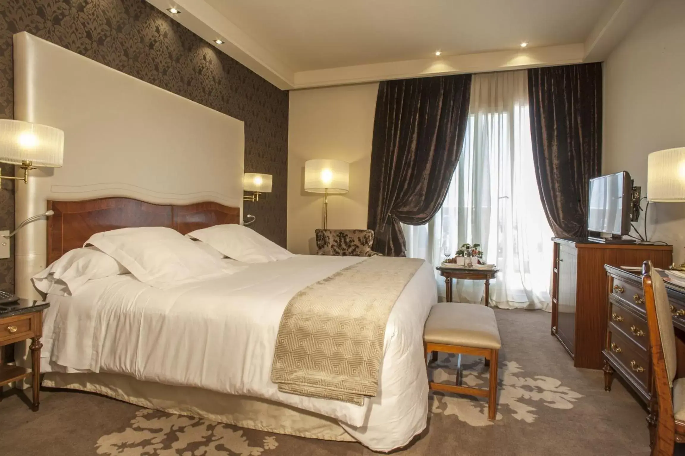 Superior Double Room with Terrace - single occupancy - The Wellington Club in Wellington Hotel & Spa Madrid