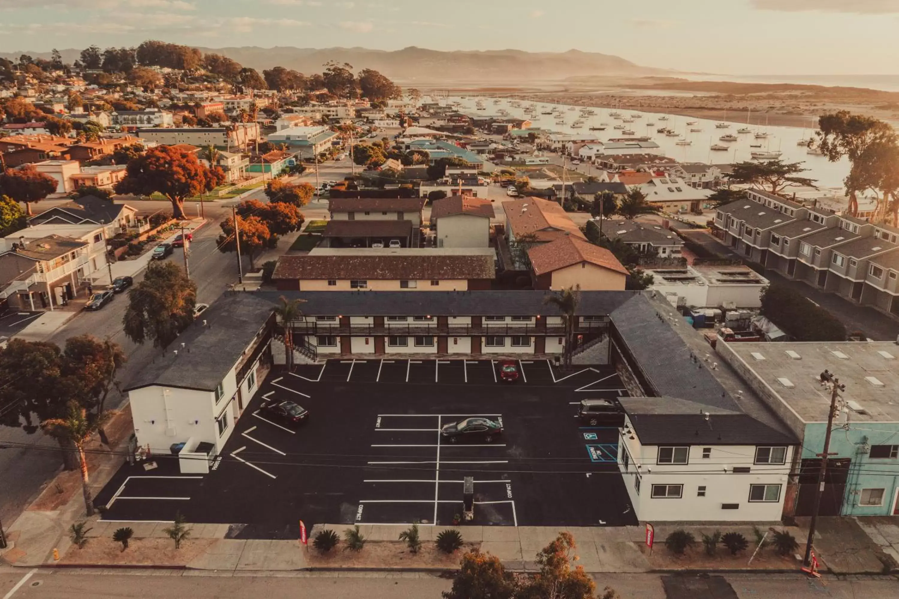 Property building, Bird's-eye View in Blufftop Inn & Suites - Wharf/Restaurant District