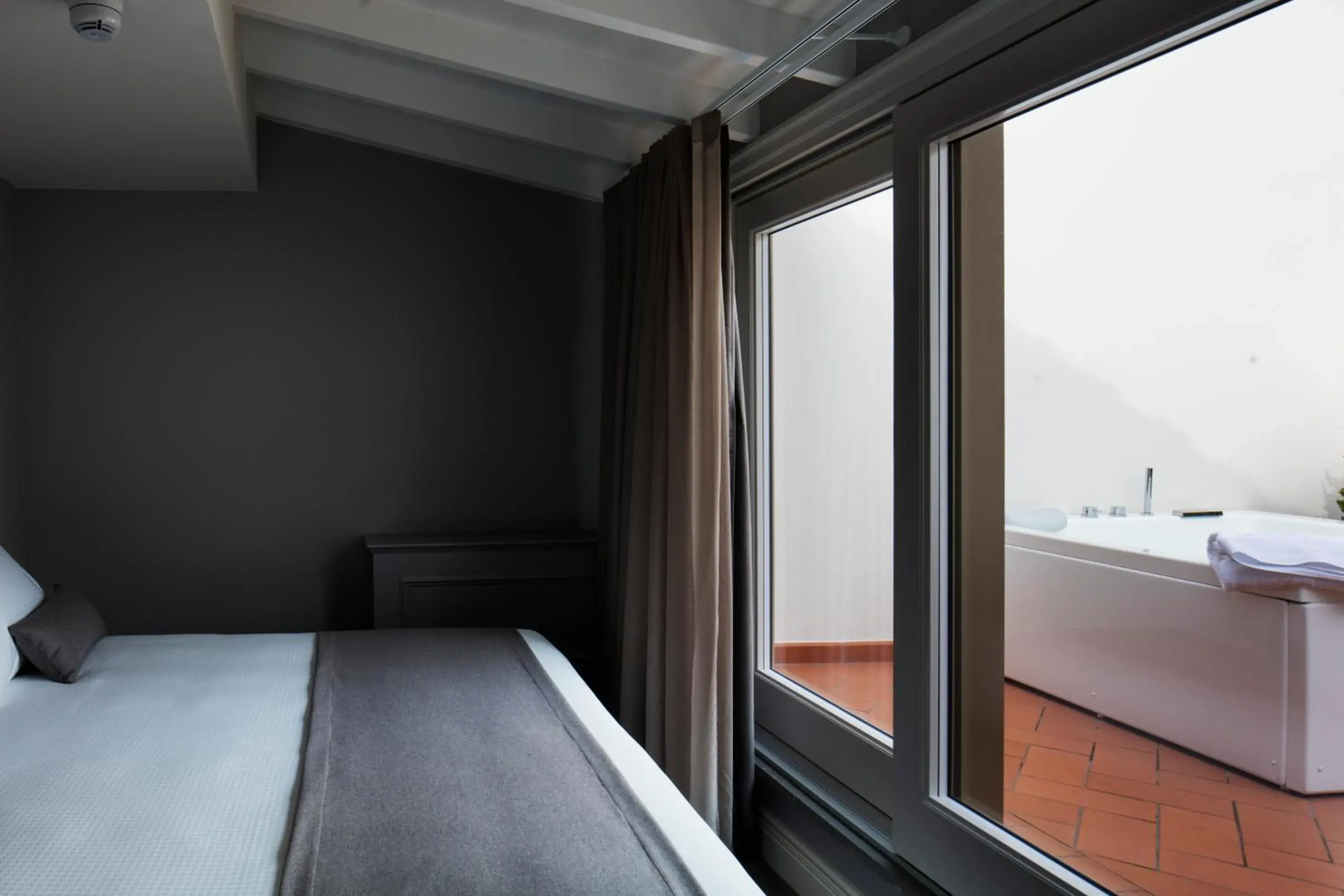 Photo of the whole room, Bed in The Frame Hotel Photo of the whole room, Bed in The Frame Hotel