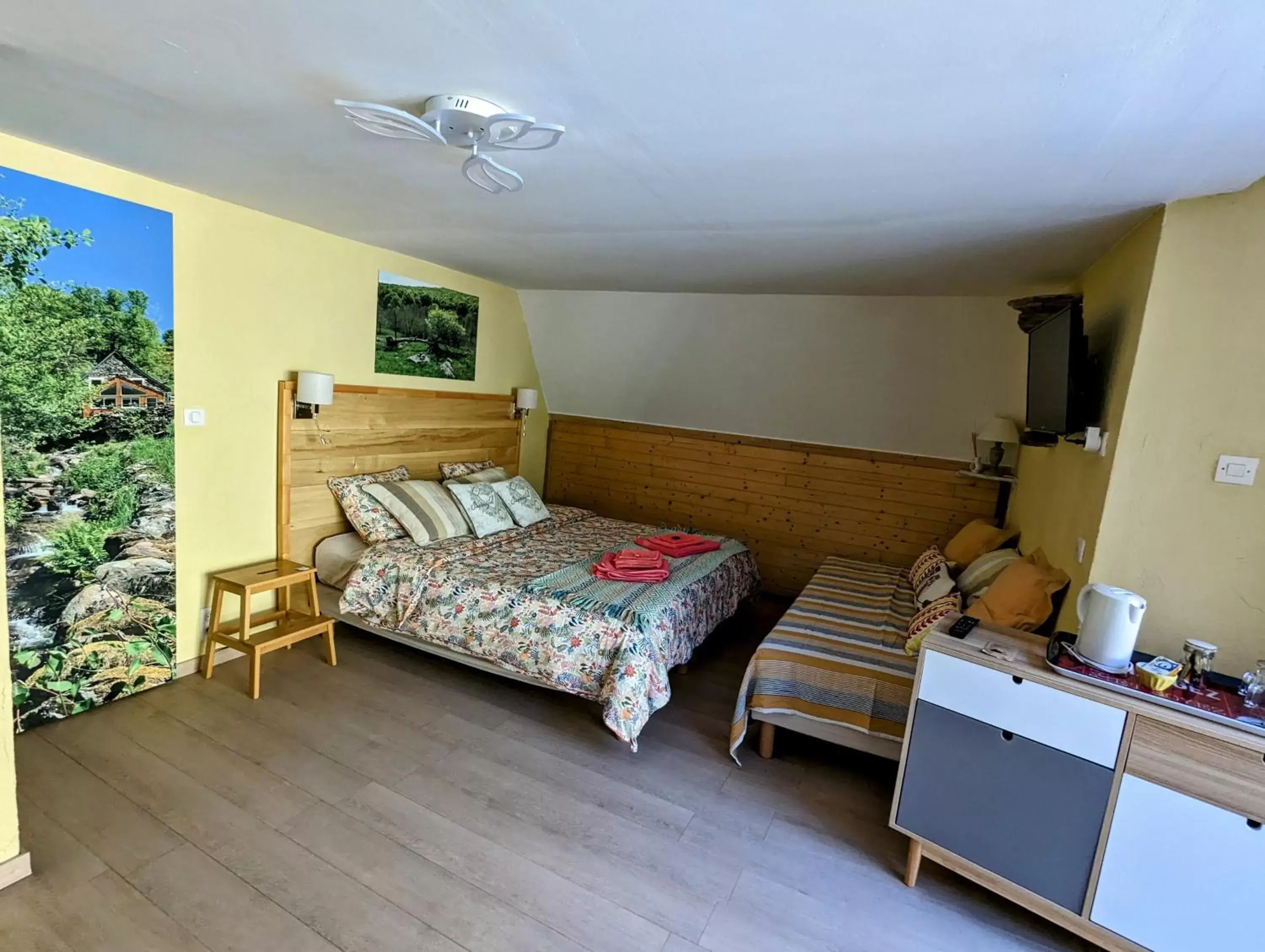 Bedroom, Bed in Chambres et table d'hôtes Le Lepadou-Bas