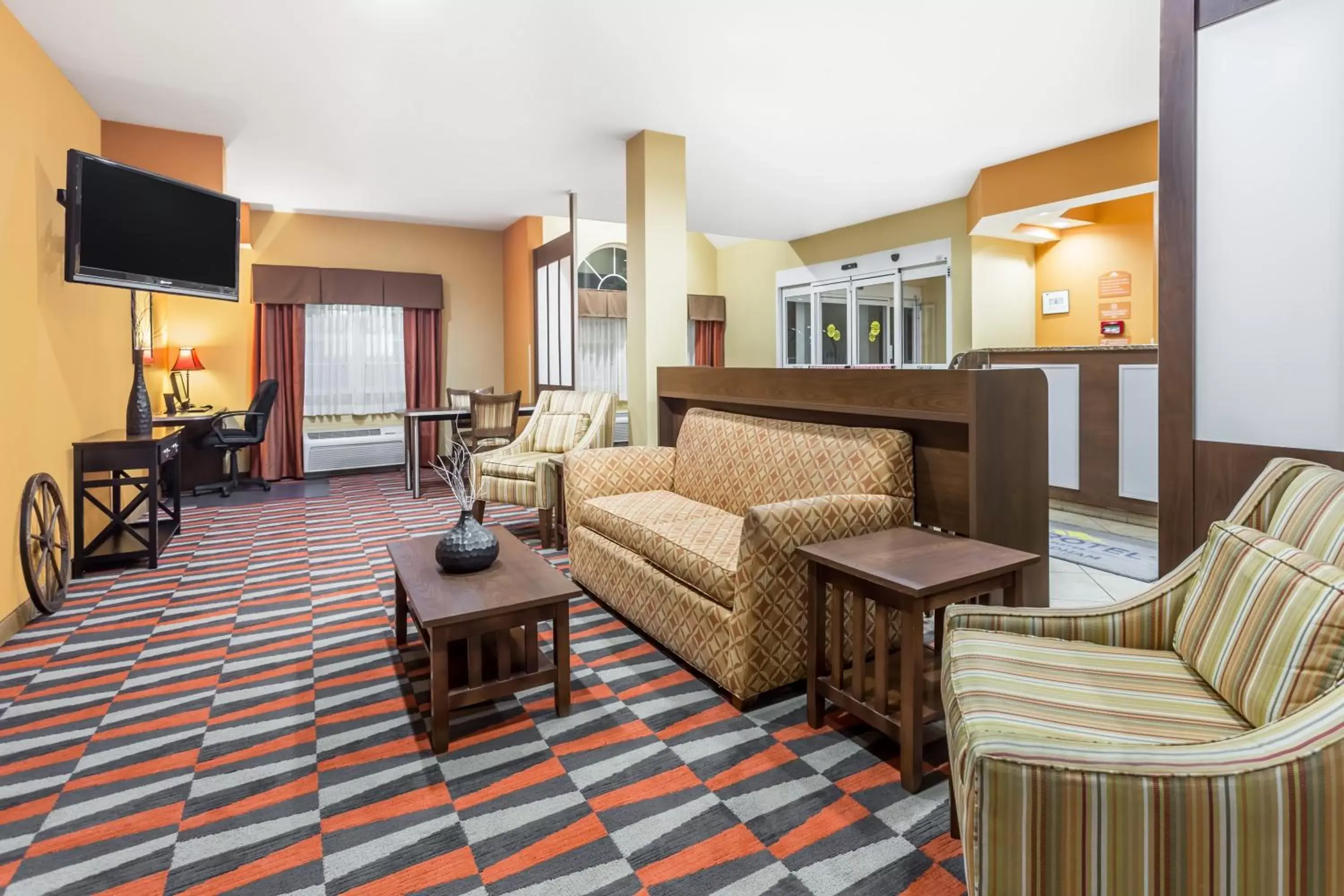 Living room, Seating Area in Microtel Inn and Suites by Wyndham Anderson SC