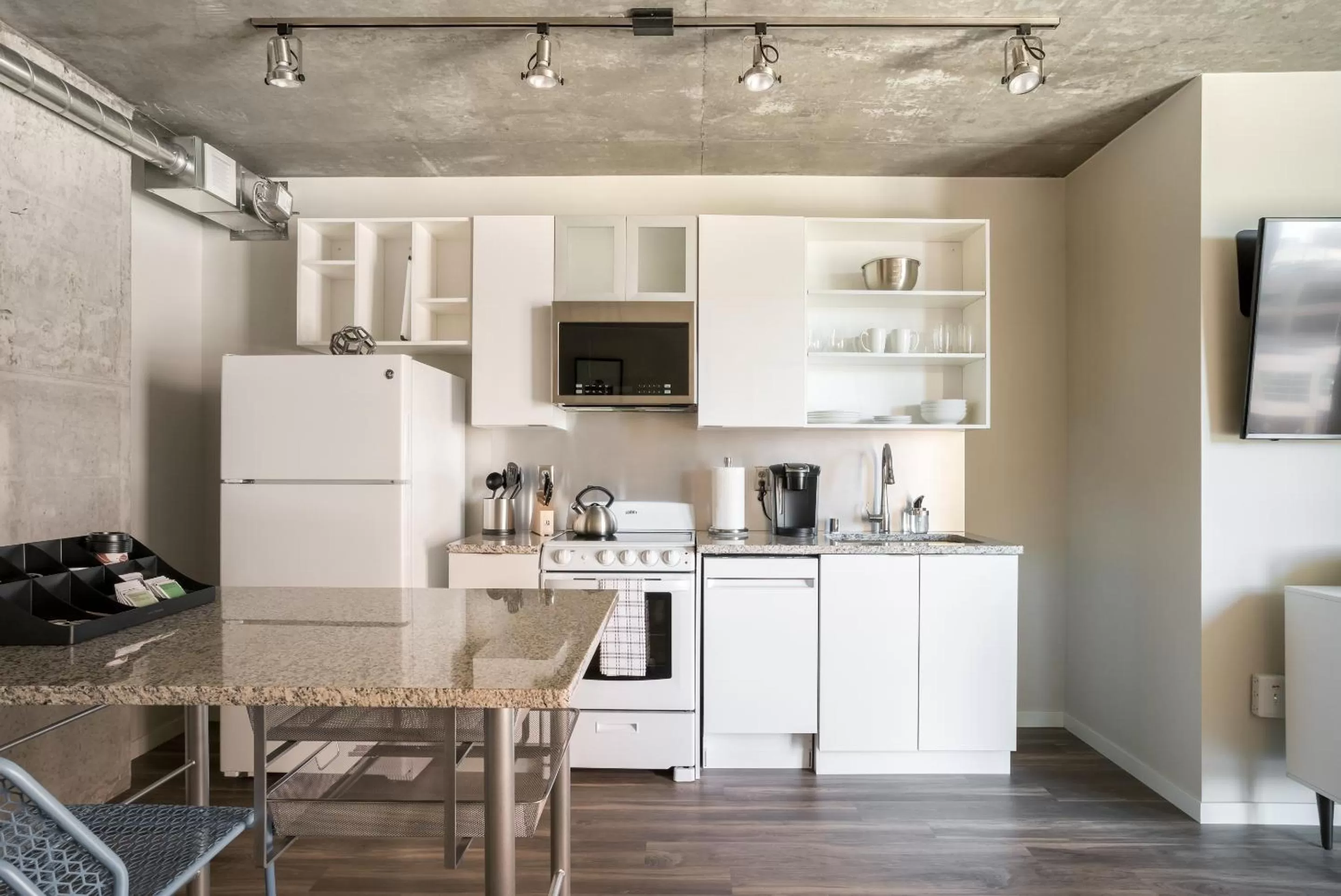 Kitchen/Kitchenette in Mint House Minneapolis - Downtown West