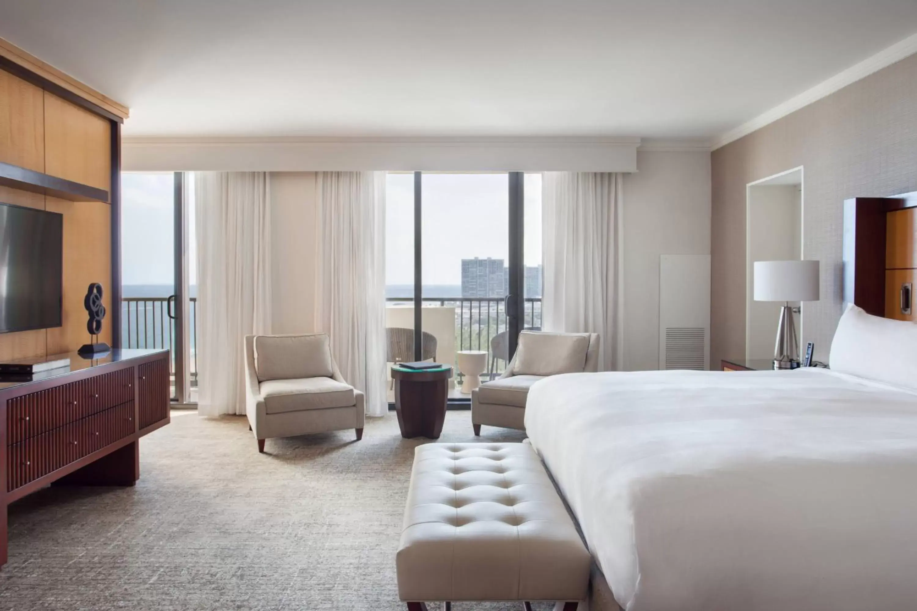 Bedroom in Fort Lauderdale Marriott Harbor Beach Resort & Spa