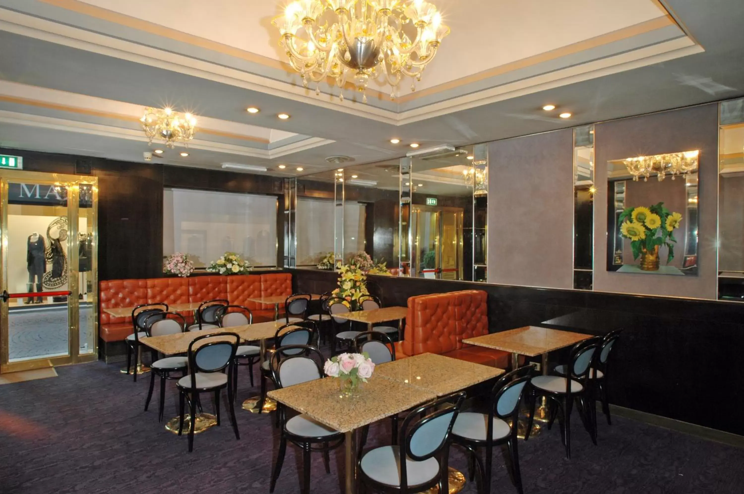 Restaurant/places to eat in Hotel Centrale Byron Restaurant/places to eat in Hotel Centrale Byron