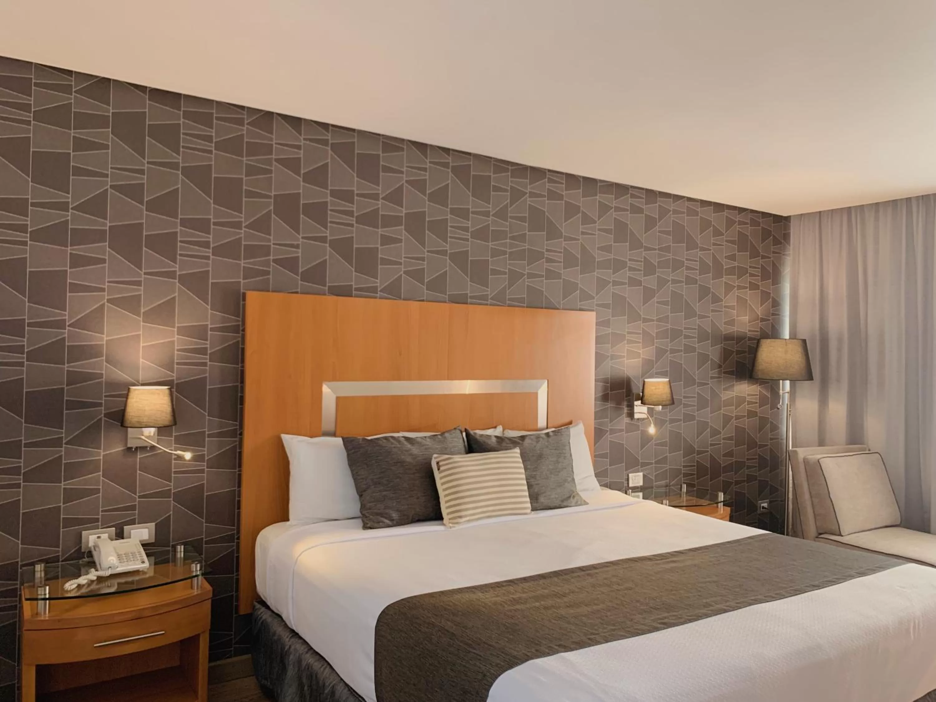 Bedroom, Bed in Hotel Mercury Inn