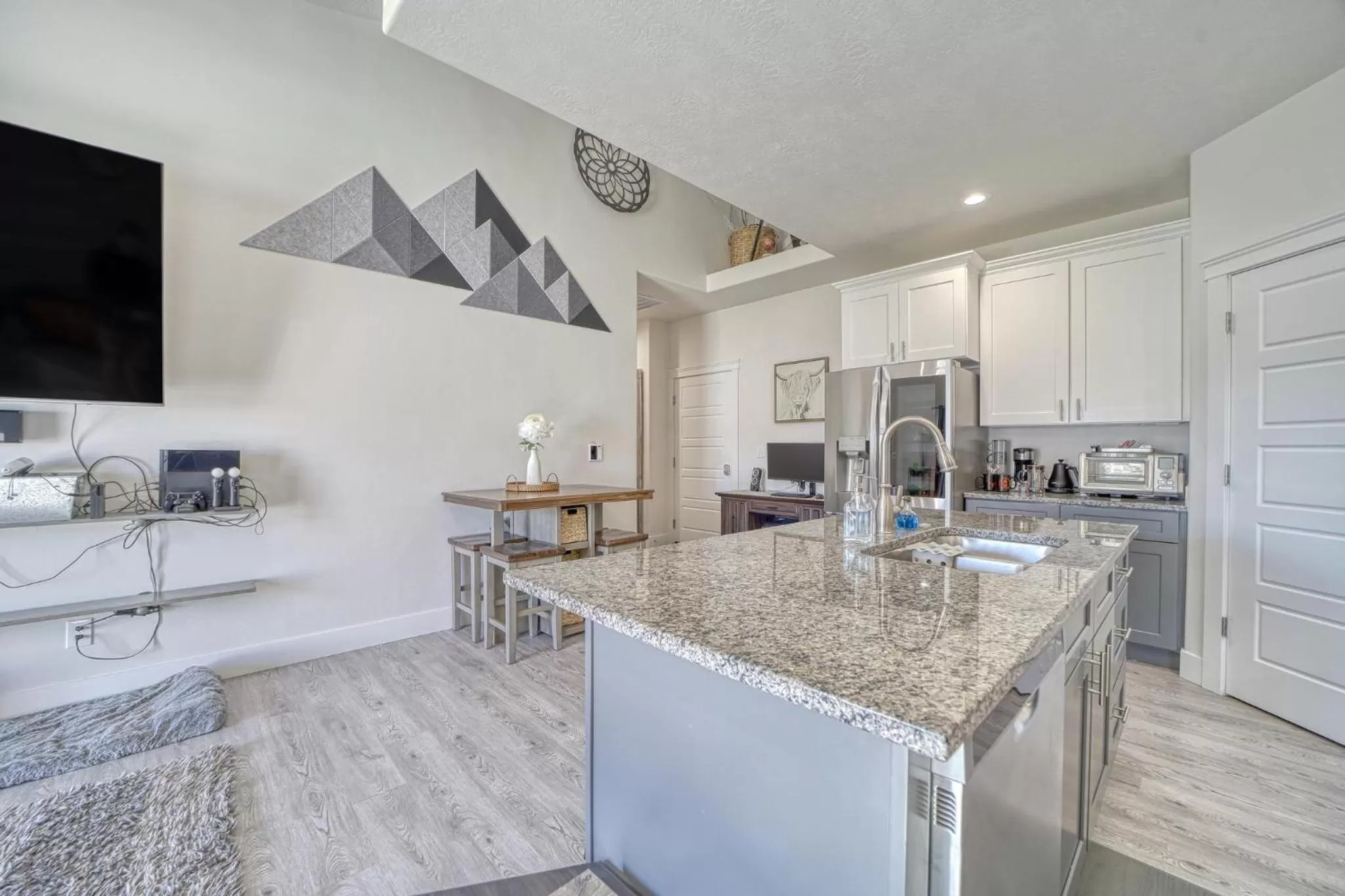 Kitchen or kitchenette, Kitchen/Kitchenette in TJ Rancher - West Side Twin Falls