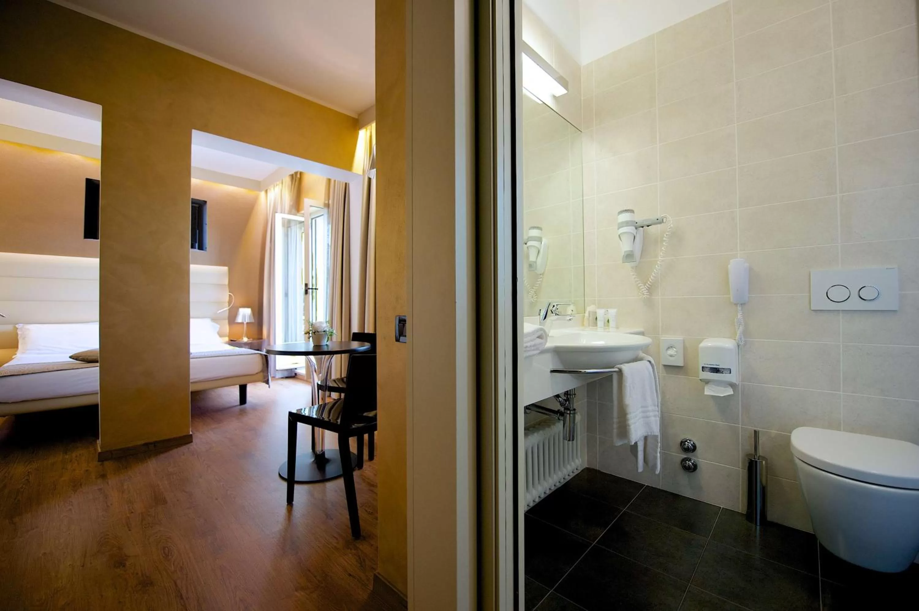 Photo of the whole room, Bed in Best Western Hotel Luxor