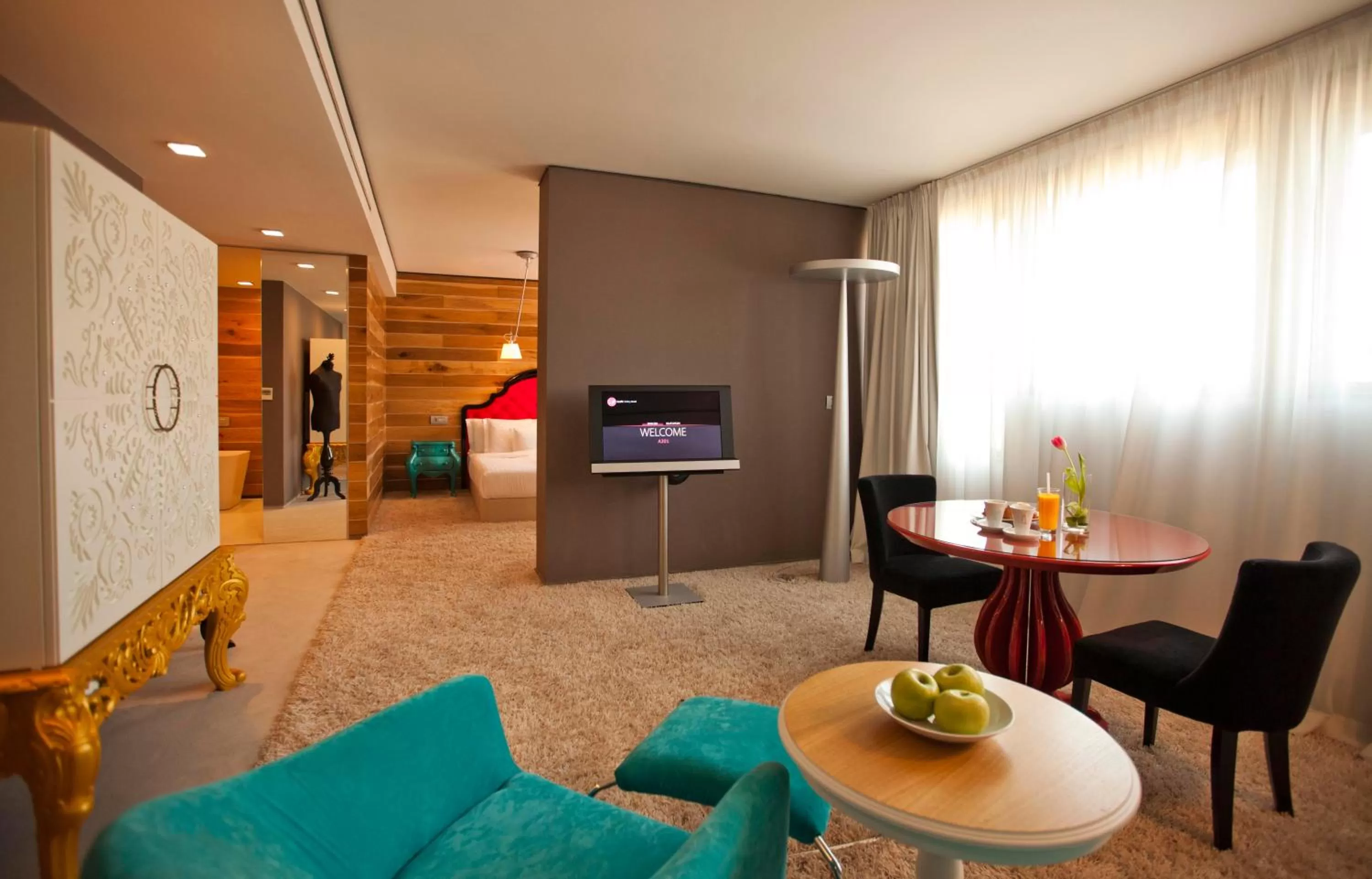 Photo of the whole room in Graffit Gallery Design Hotel