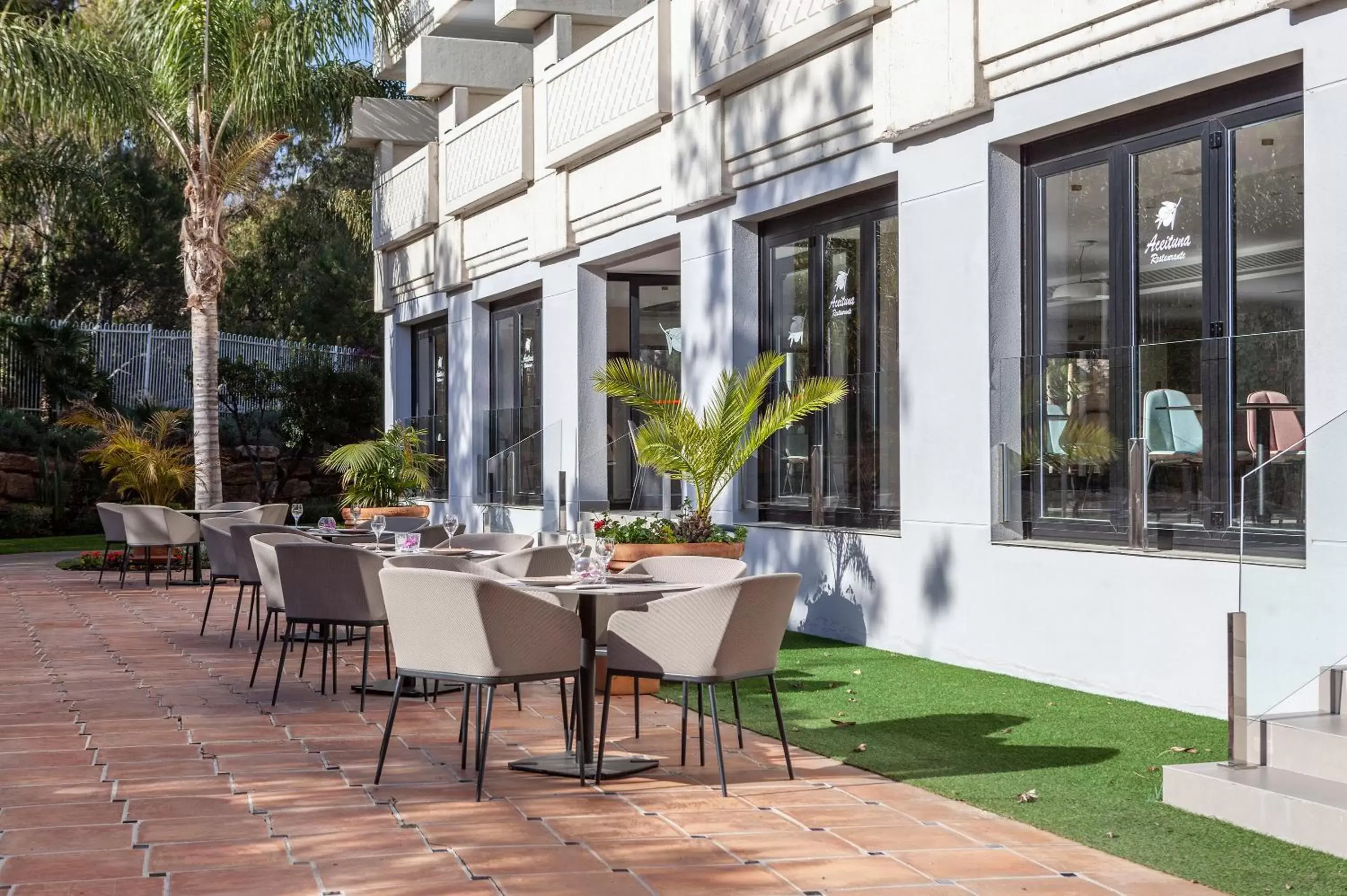 Patio, Restaurant/Places to Eat in Alanda Marbella Hotel