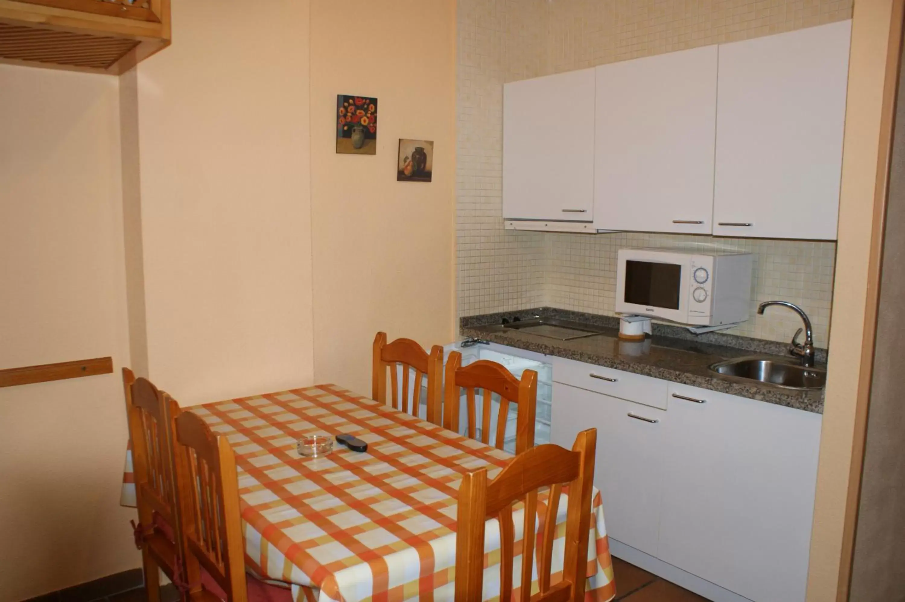 Dining Area in Apartamentos Sierra Nevada Welcome