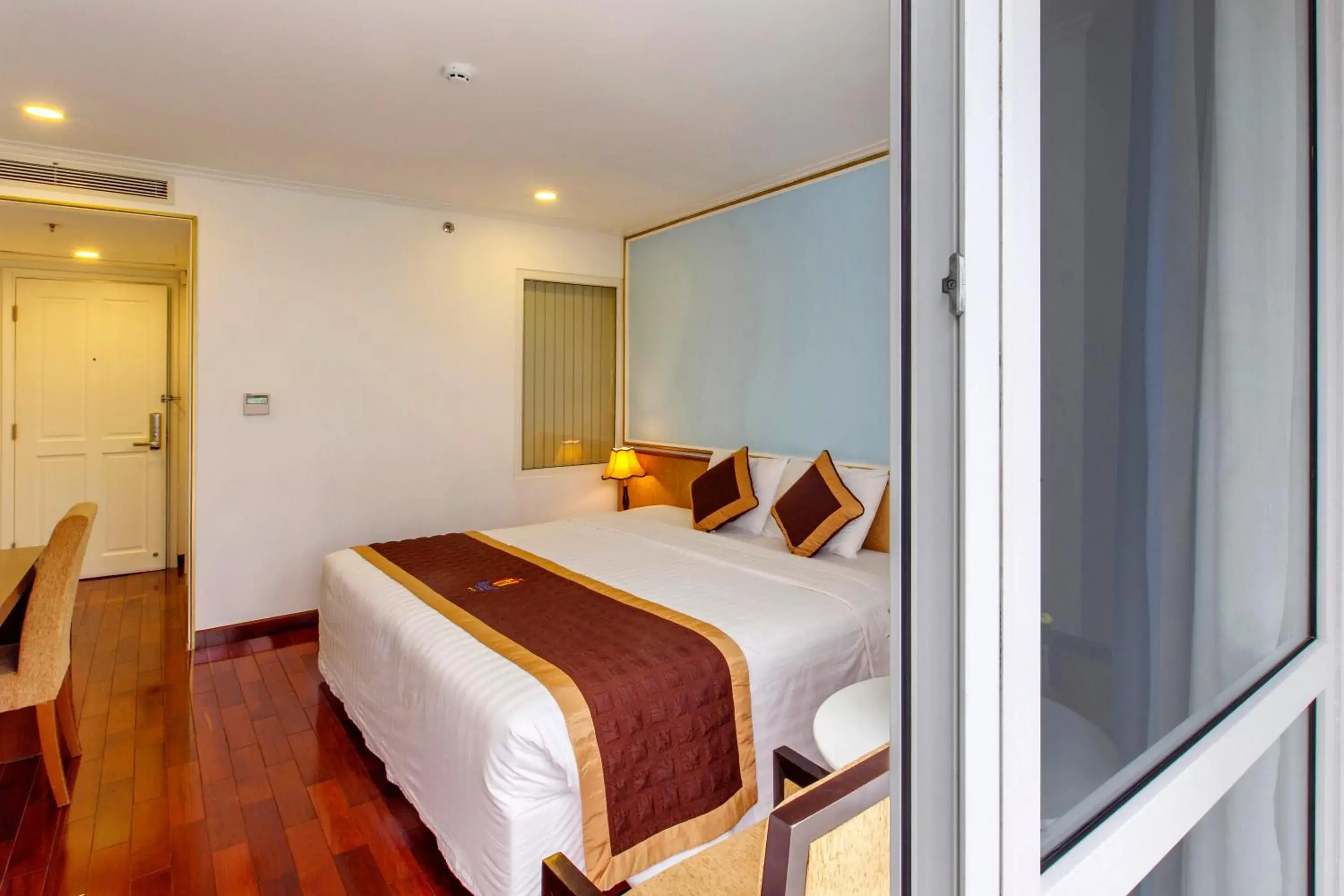 Bed in Huong Sen Annex Hotel