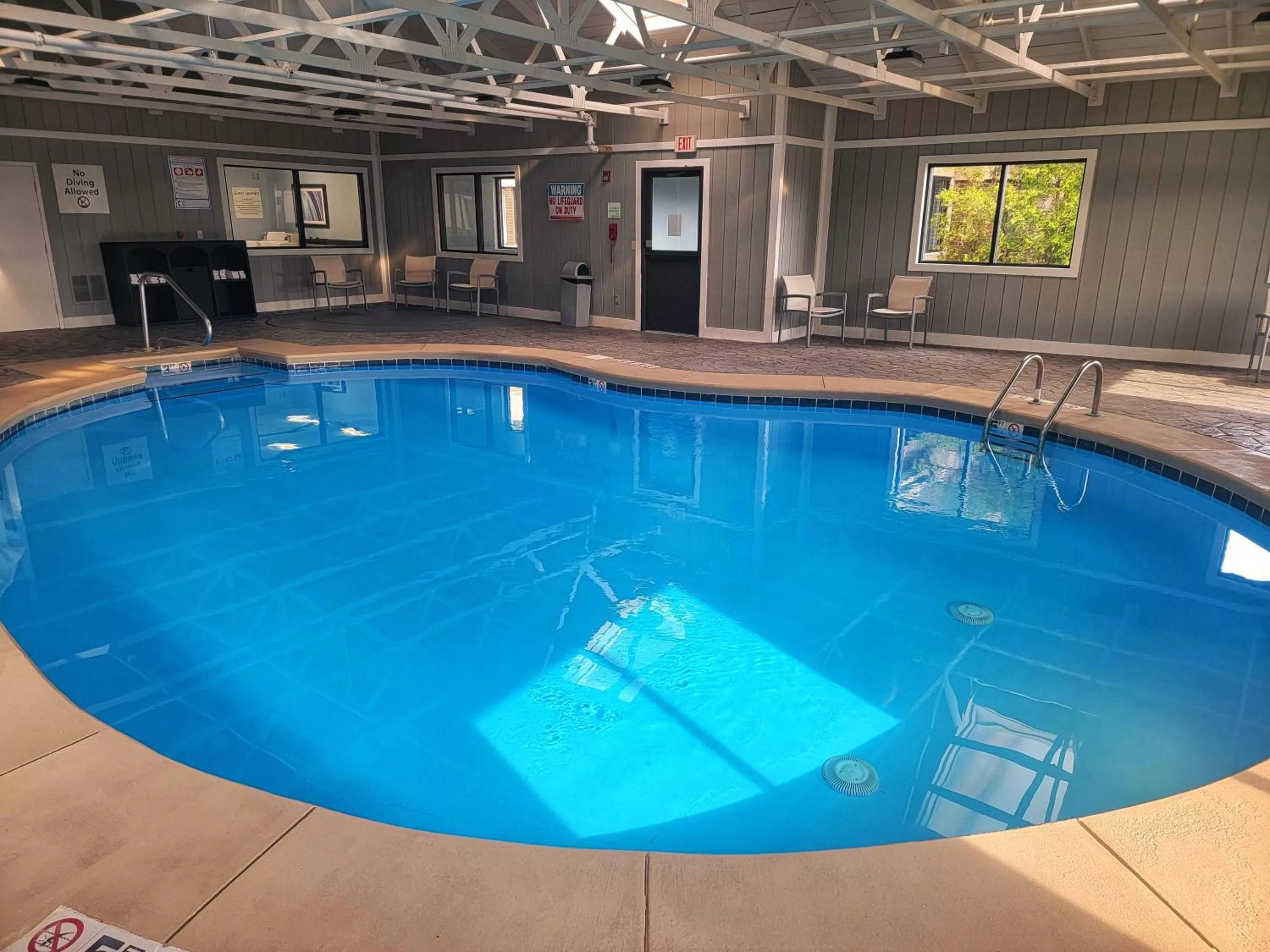 Swimming pool in Holiday Inn Cleveland Northeast - Mentor by IHG