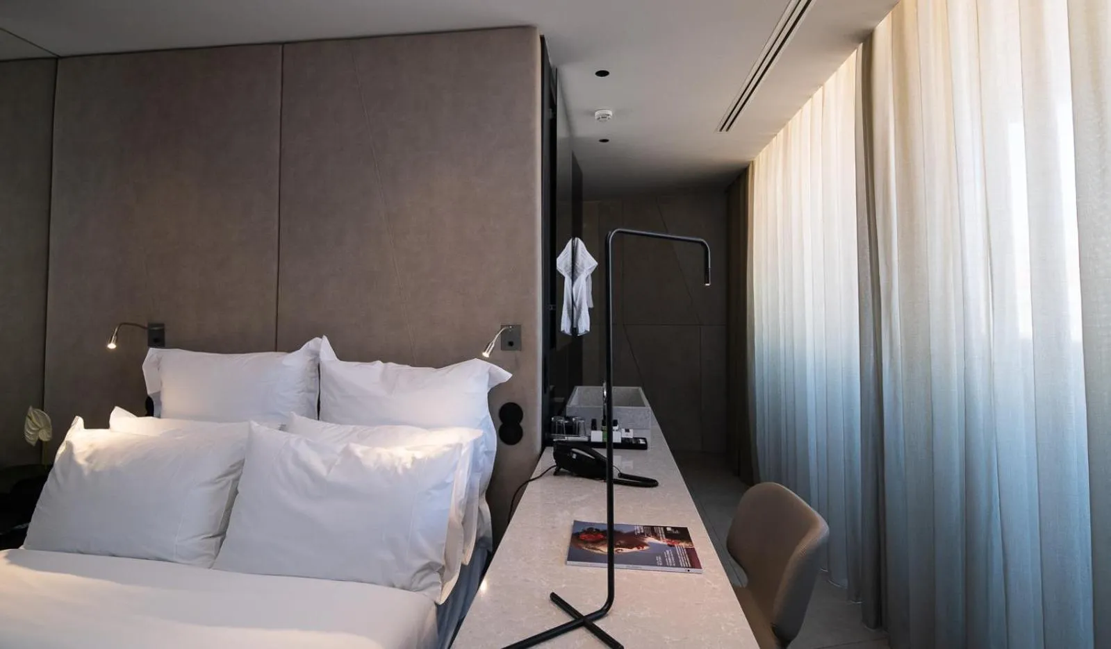 Bed in Porto Royal Bridges Hotel