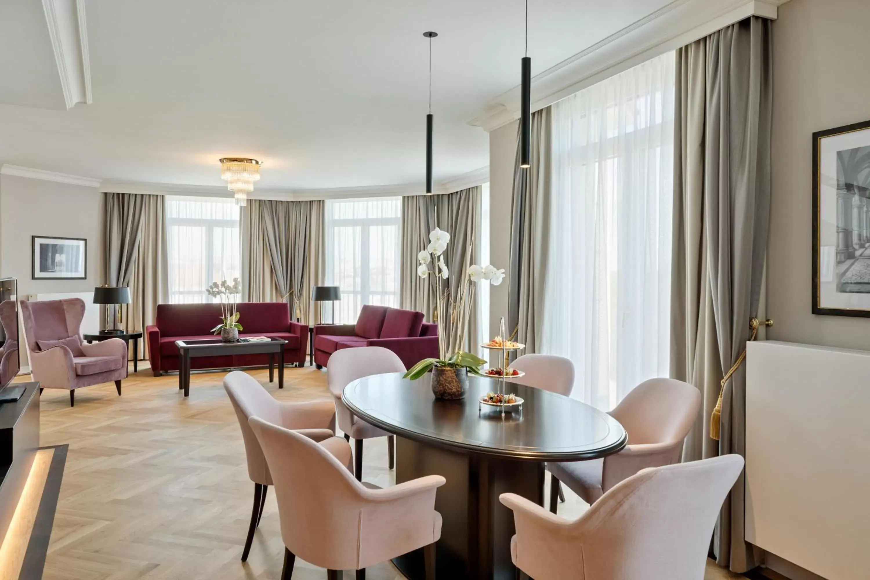 Photo of the whole room in Austria Trend Parkhotel Schönbrunn Wien