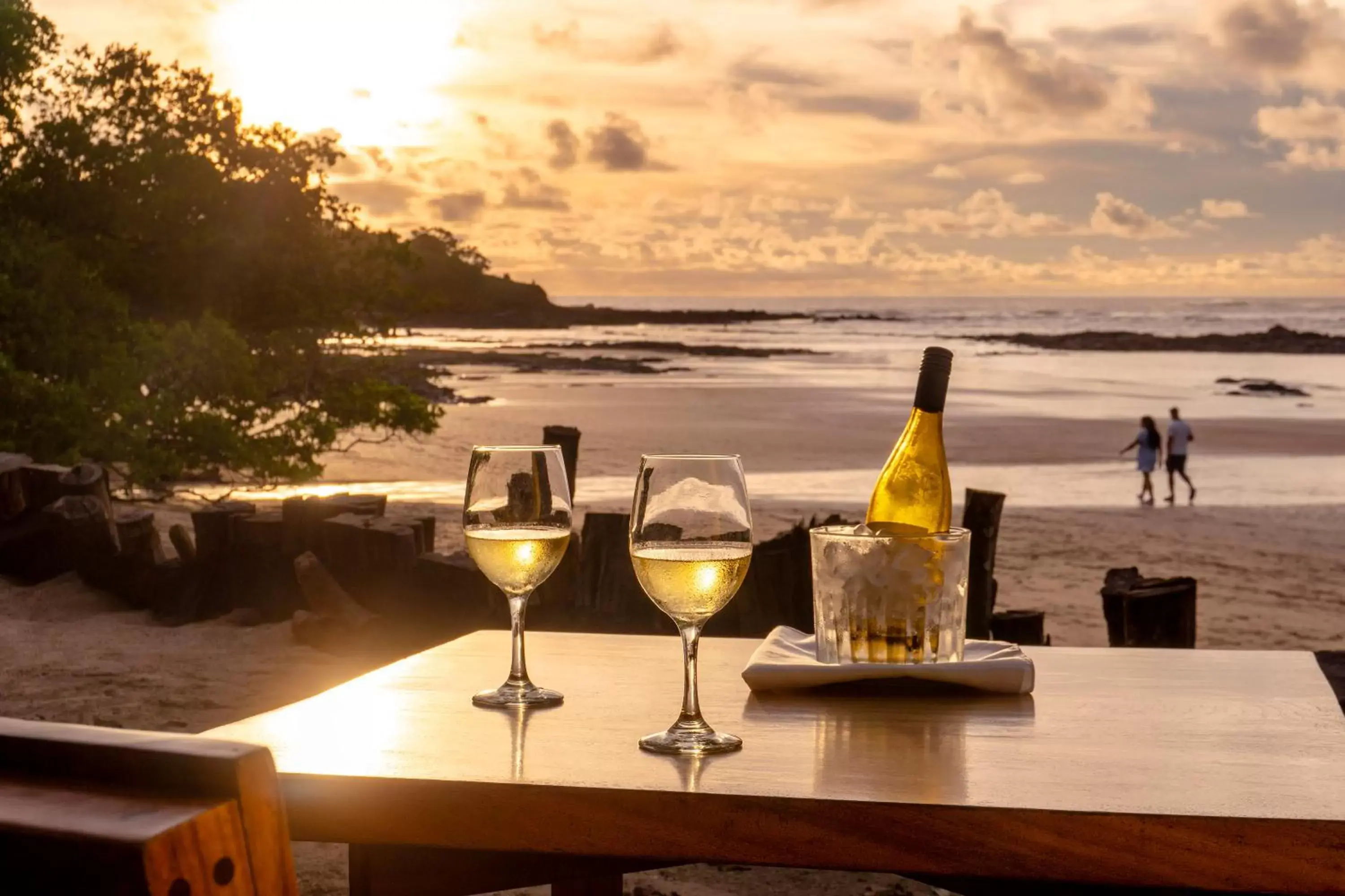 Restaurant/places to eat in Capitán Suizo Beachfront Boutique Hotel