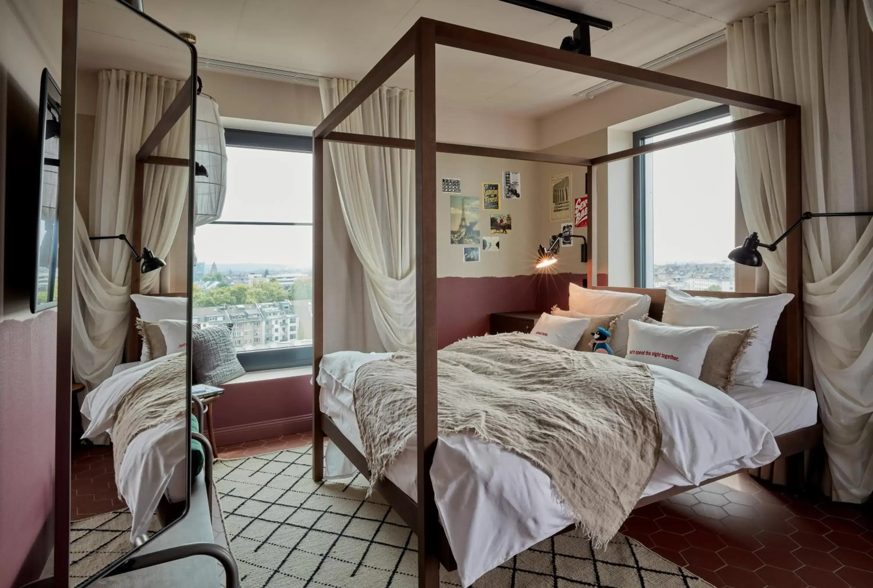 Bedroom, Bed in 25hours Hotel Das Tour