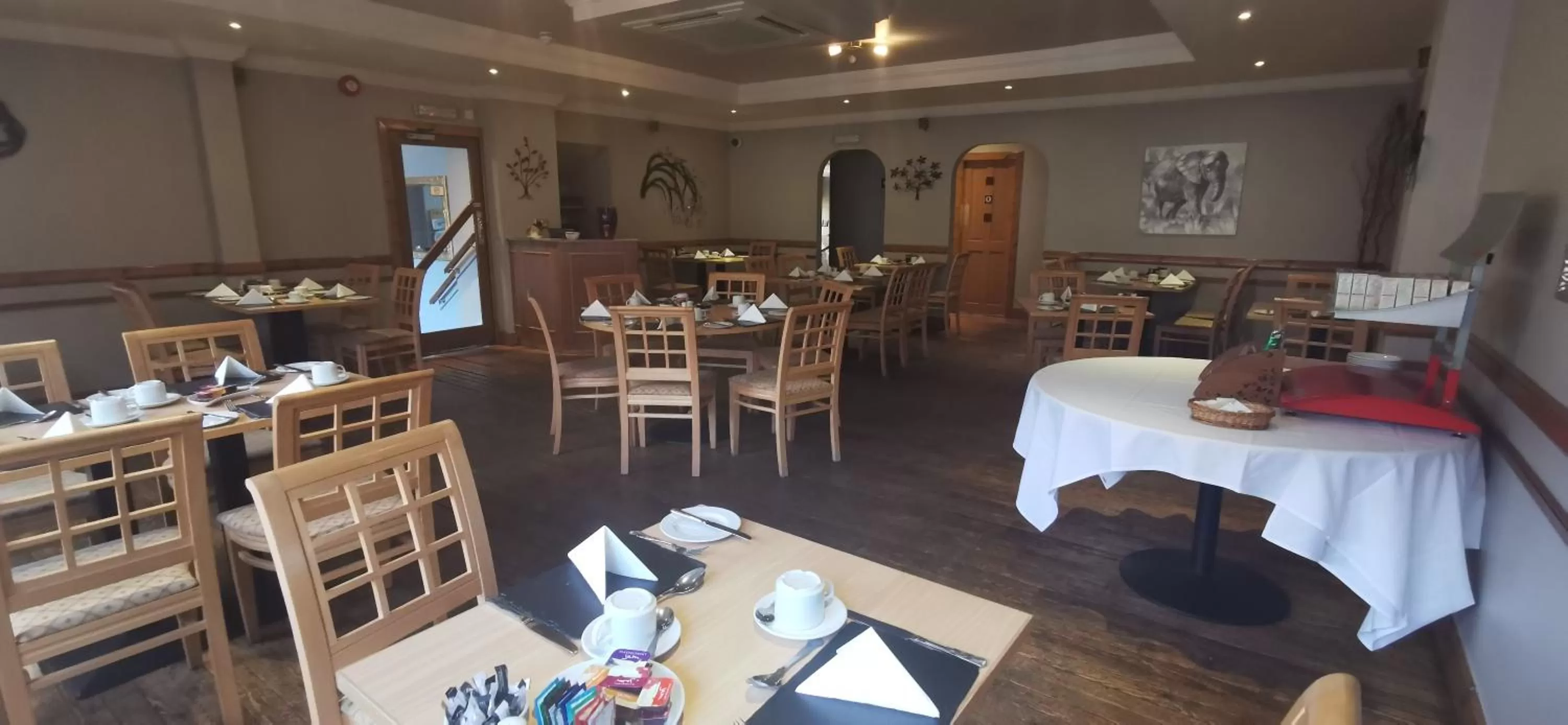 Restaurant/places to eat in The George Hotel