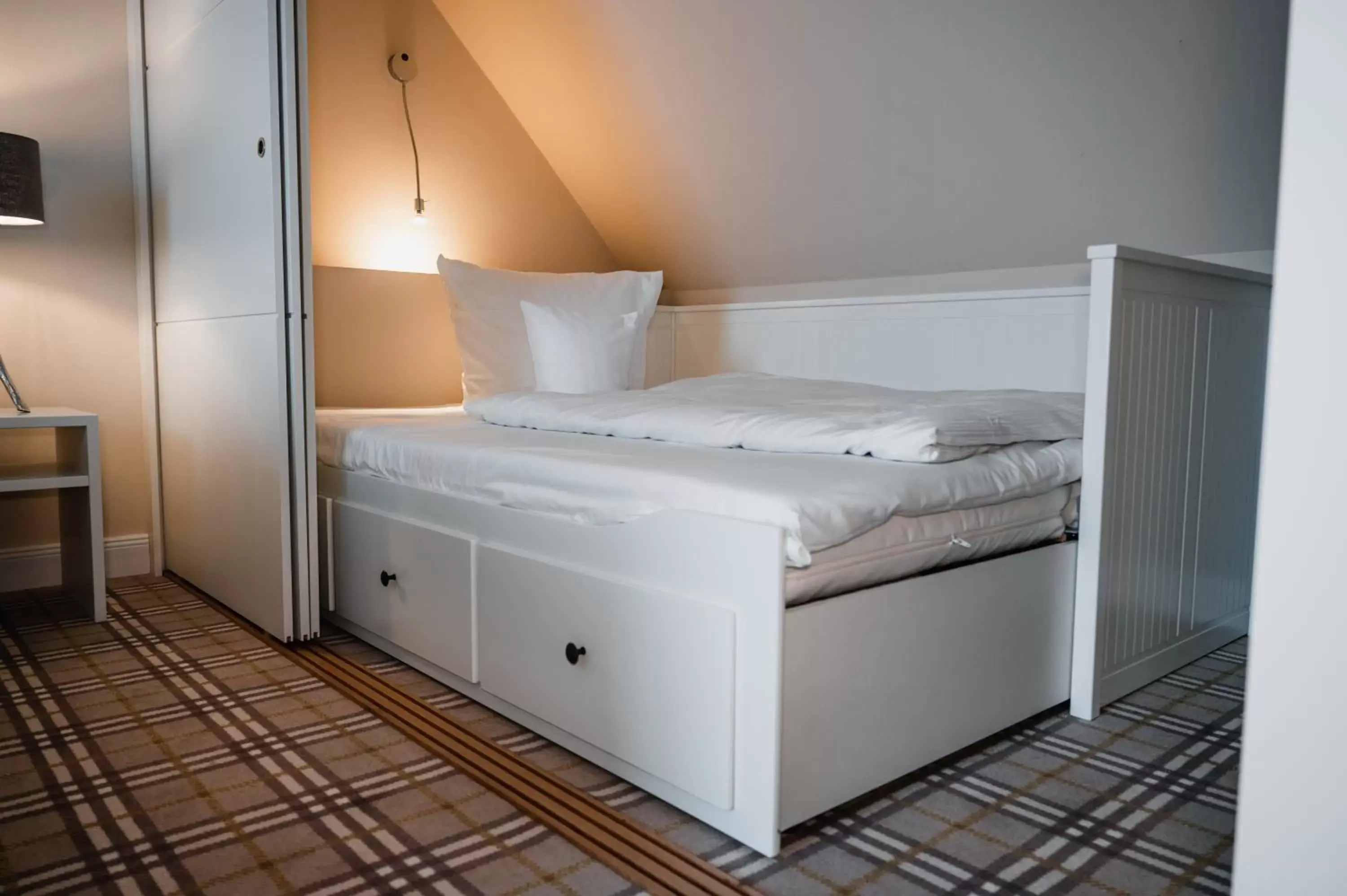 Bedroom, Bed in Hotel Birke, Ringhotel Kiel