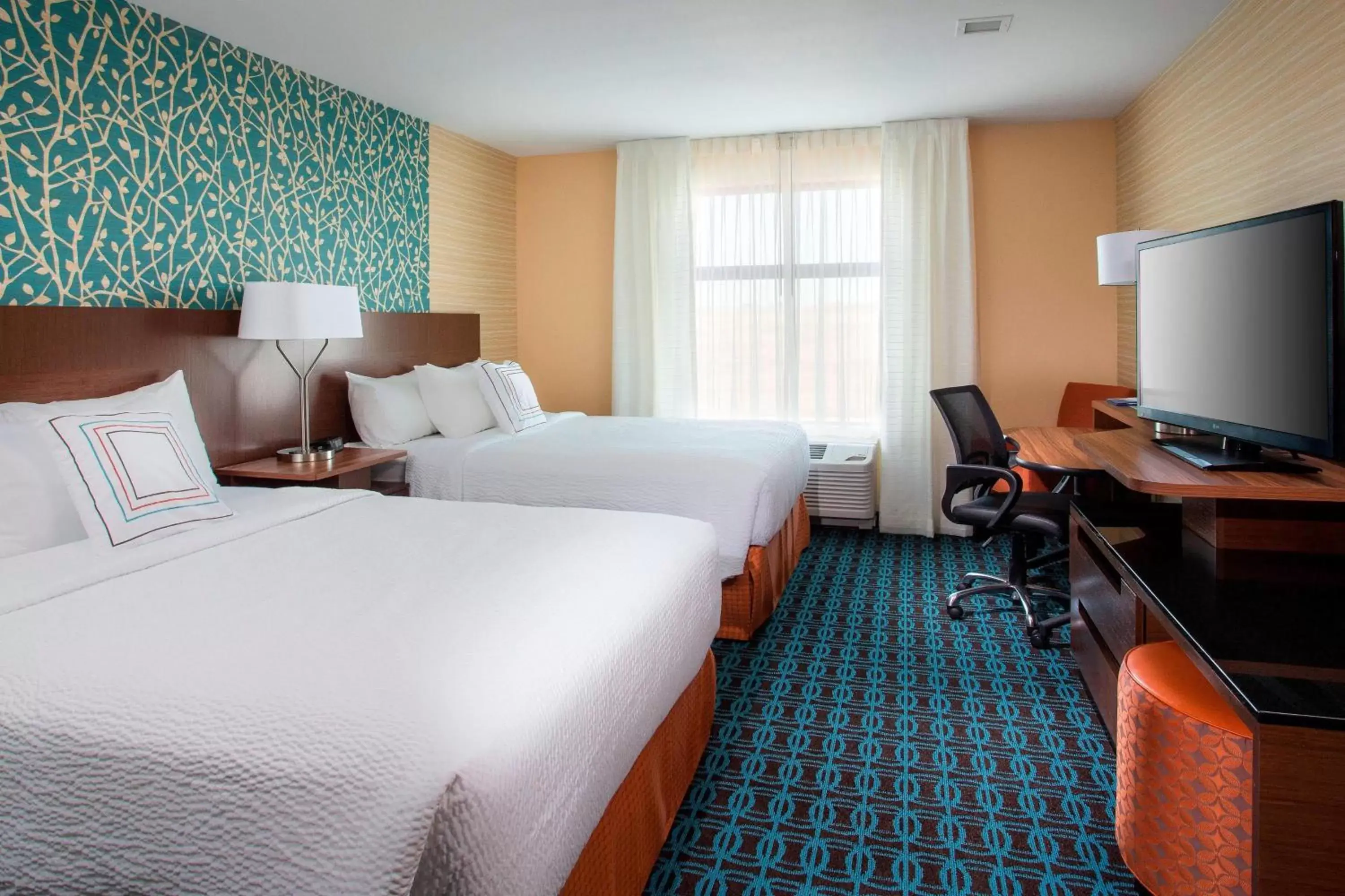 Photo of the whole room, Bed in Fairfield Inn & Suites By Marriott Sioux Falls Airport