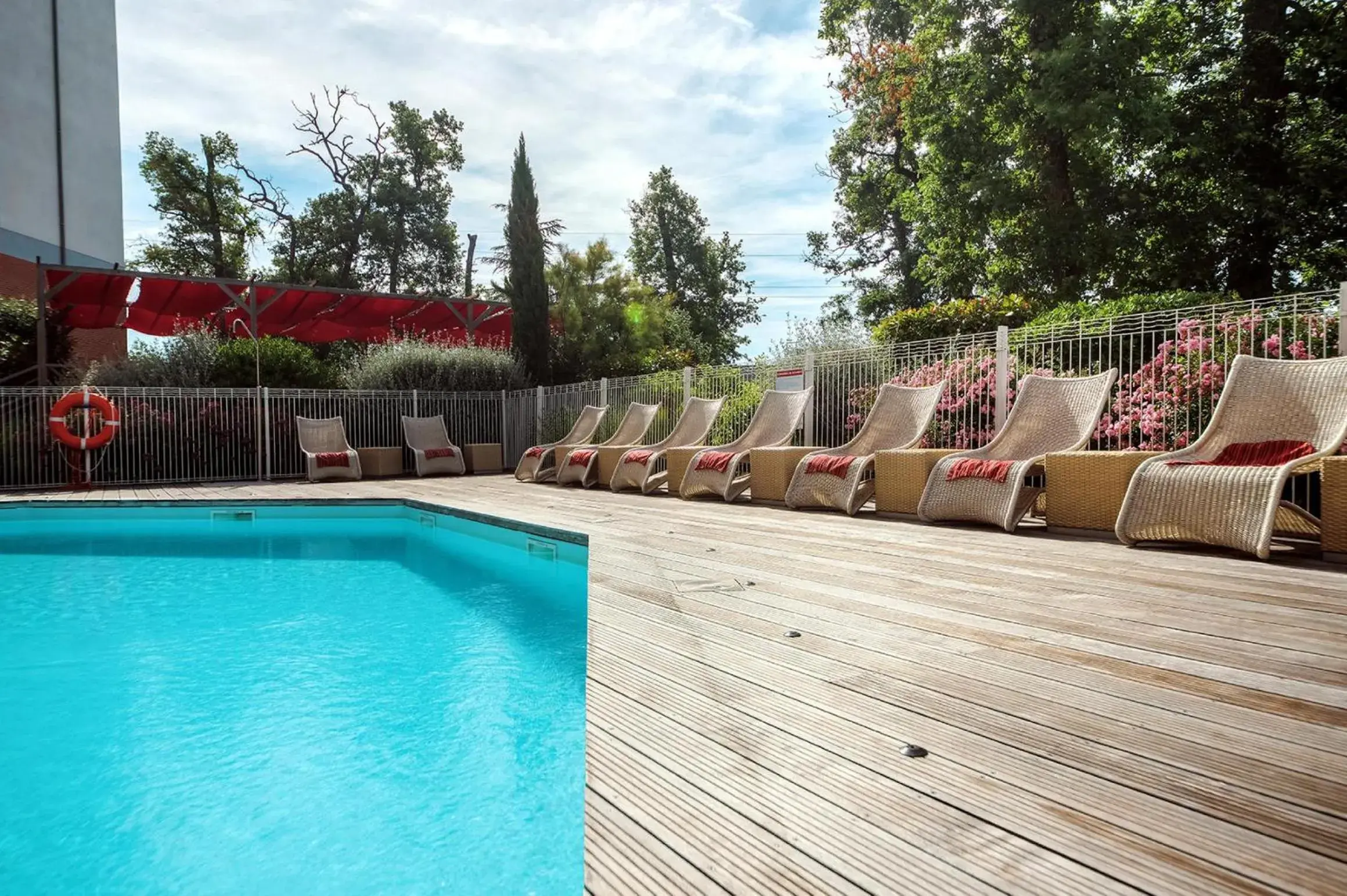 Swimming Pool in Zenitude Hôtel-Résidences Le Parc de l'Escale