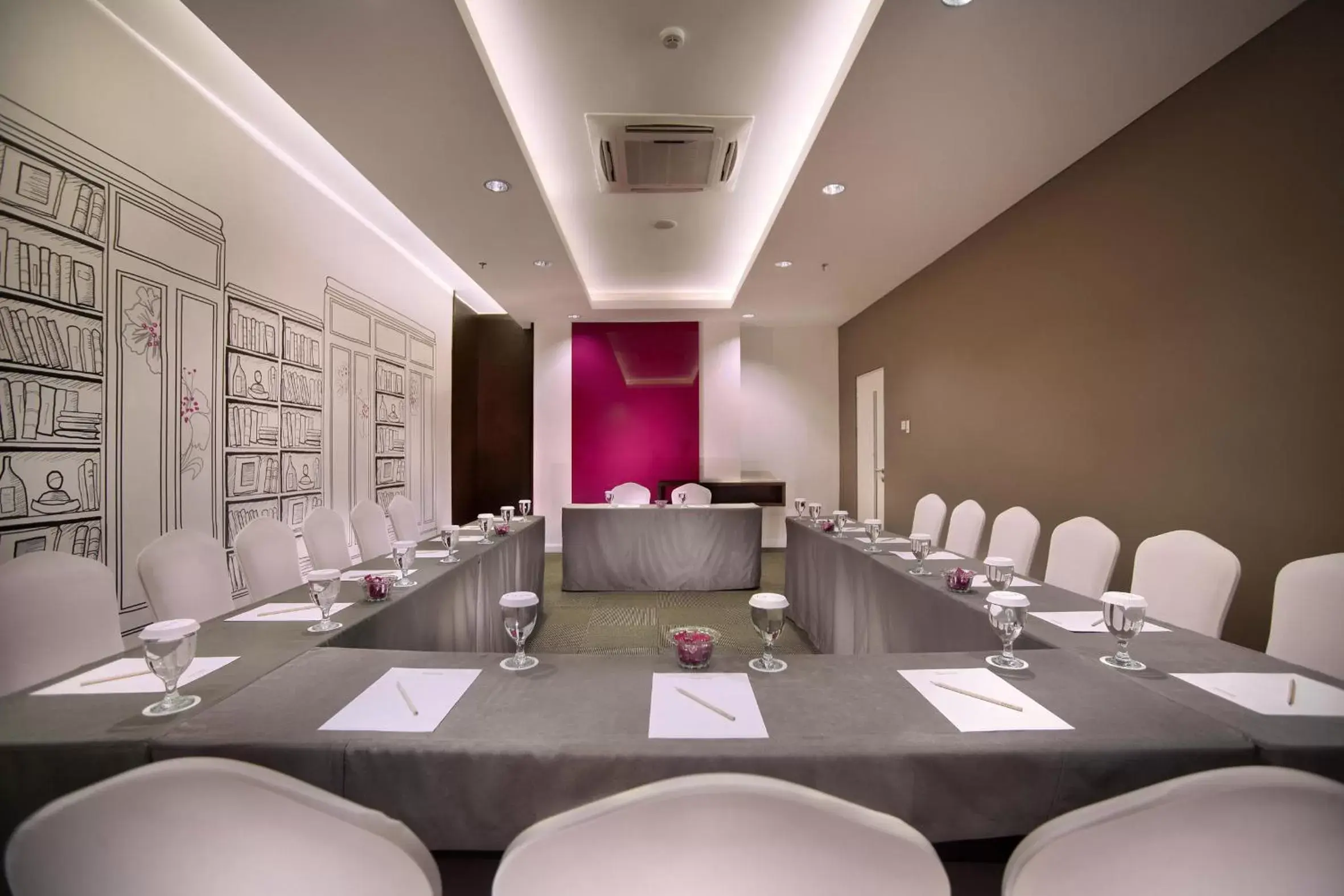 Meeting/conference room in favehotel Melawai