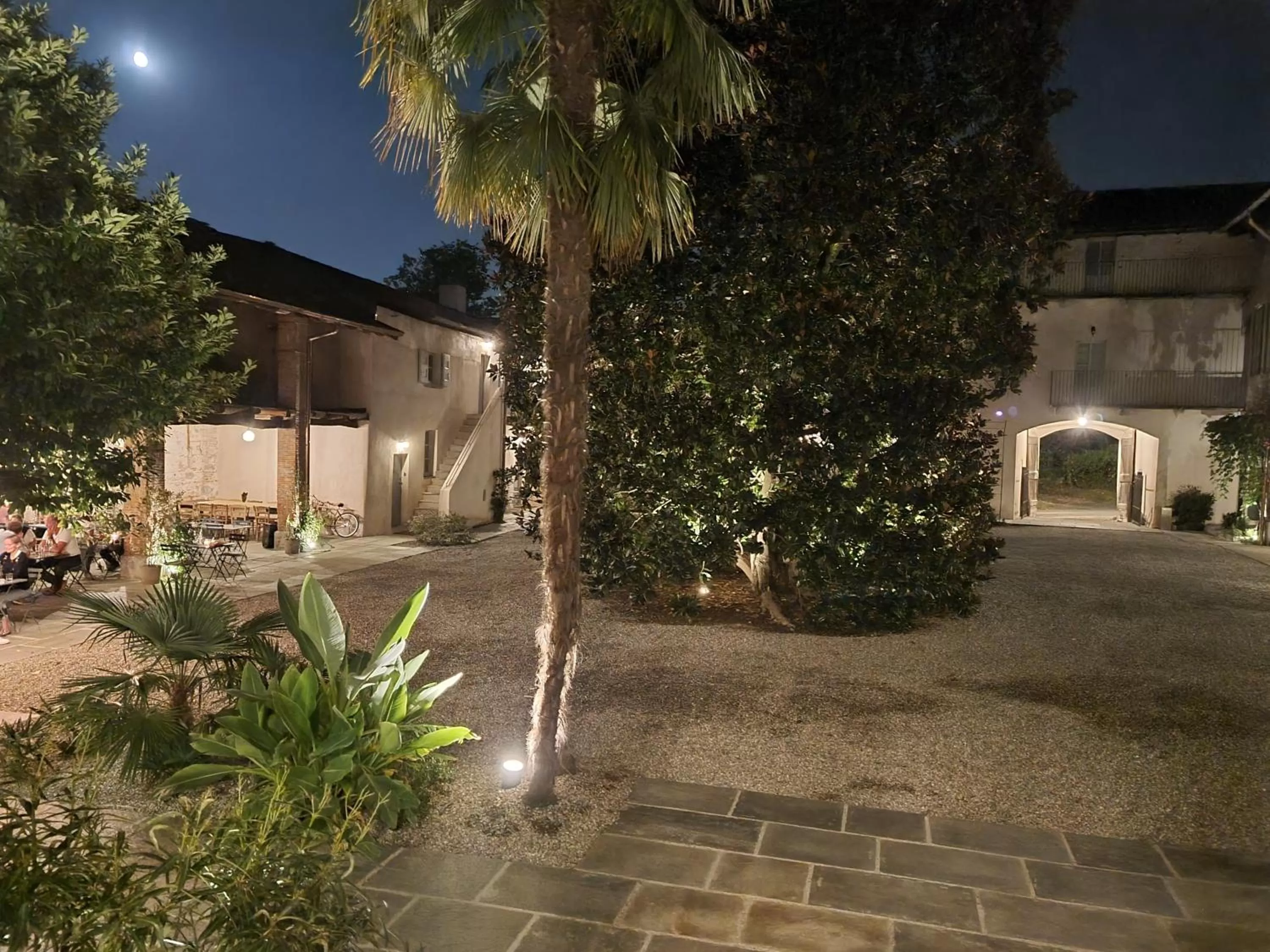 Inner courtyard view in Dandelion Como Suites & Park