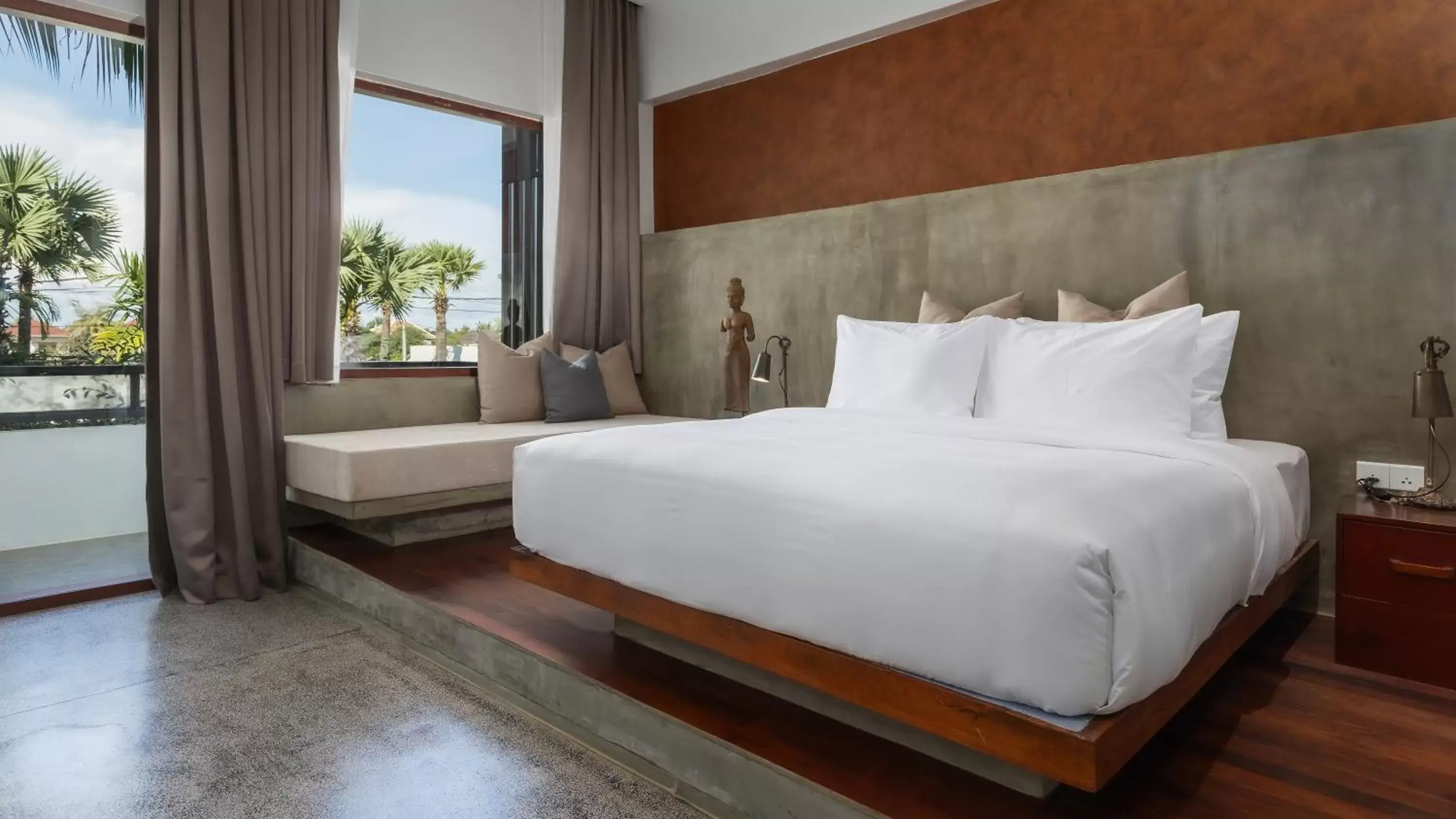 Deluxe King Room - Free Airport Pick Up + Laundry + Mini-Bar in Shintana Saya La Maison Deluxe King Room - Free Airport Pick Up + Laundry + Mini-Bar in Shintana Saya La Maison