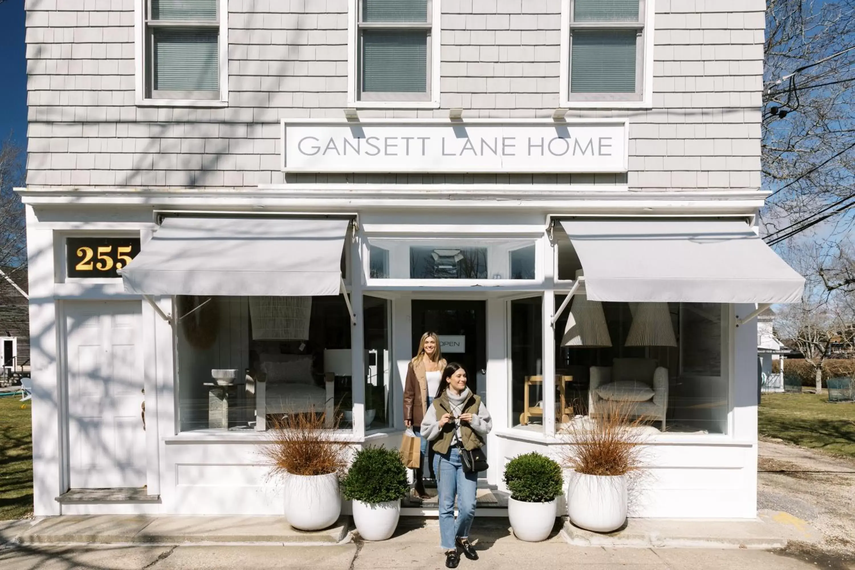 Shopping Area in The Roundtree, Amagansett