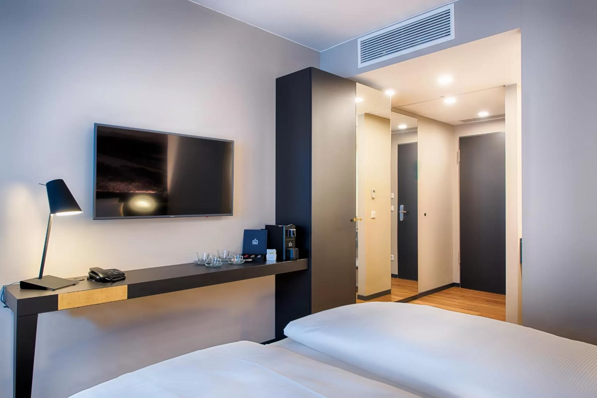 TV and multimedia, Bed in Welcome Hotel Neckarsulm