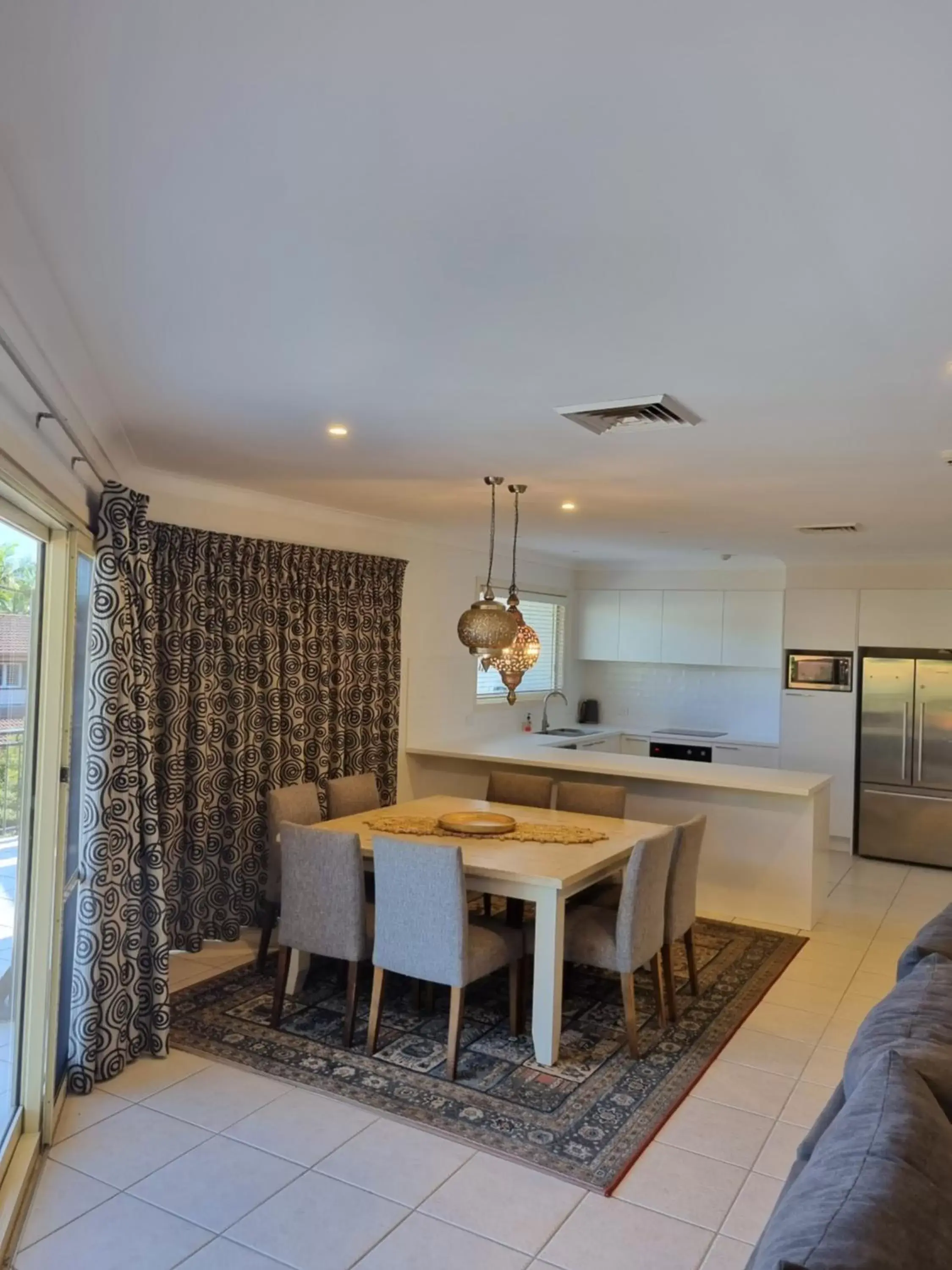 Kitchen/Kitchenette in Terrigal Sails Serviced Apartments