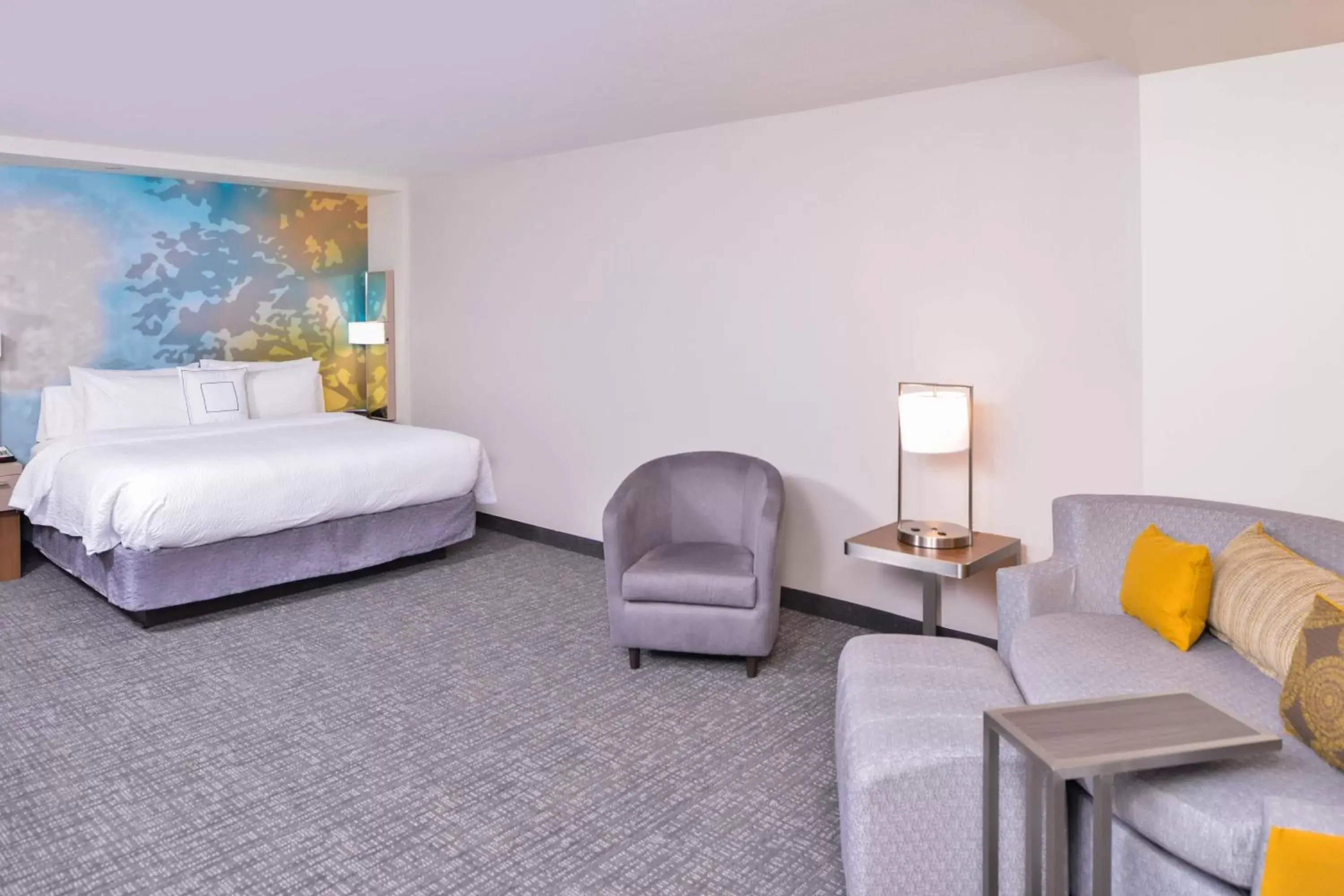 Photo of the whole room, Bed in Courtyard by Marriott Columbus Grove City