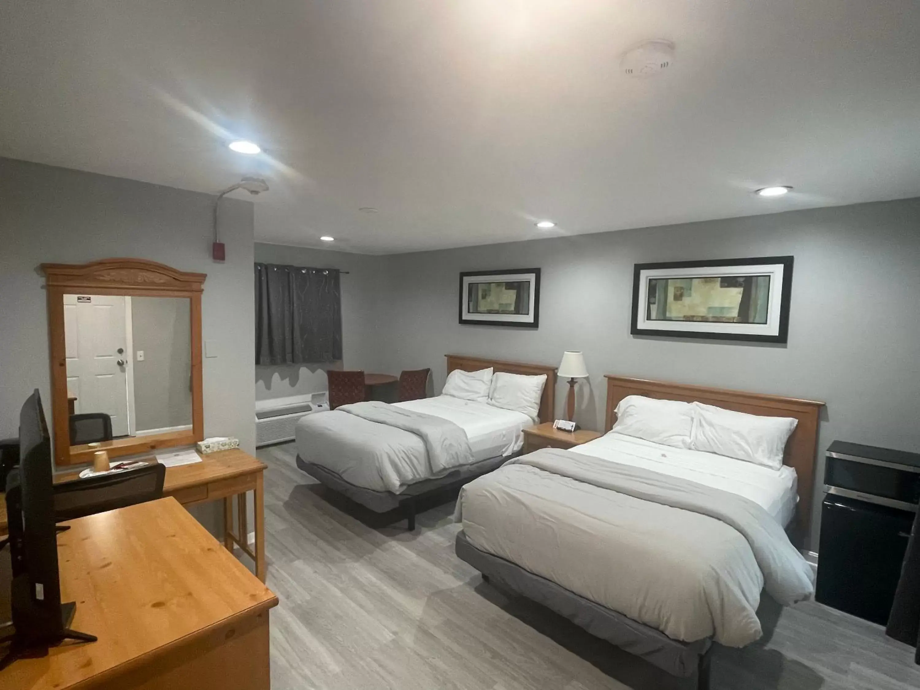 Bed in Aquastar Inn Bed in Aquastar Inn