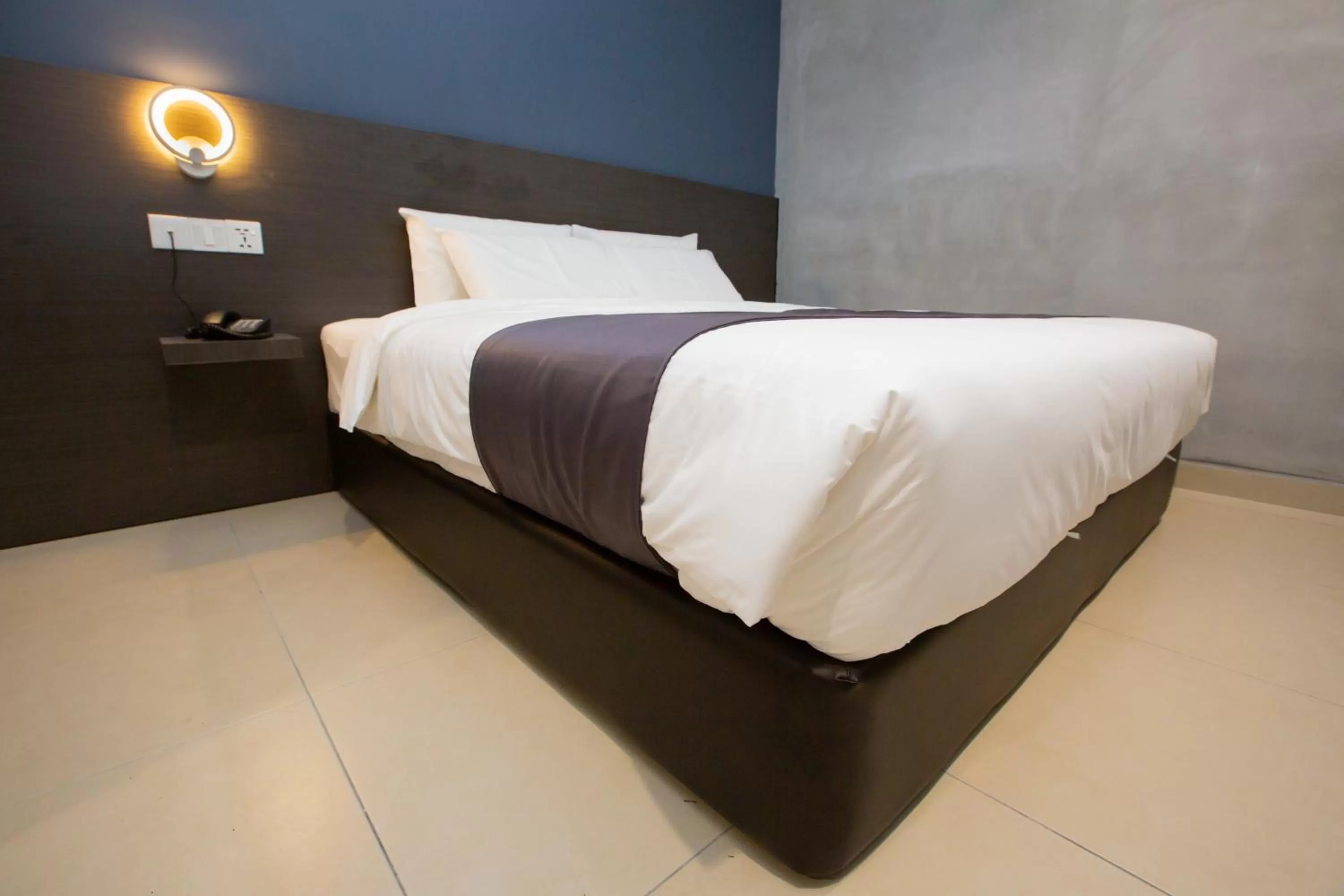 Bed in 1 Hotel Signature