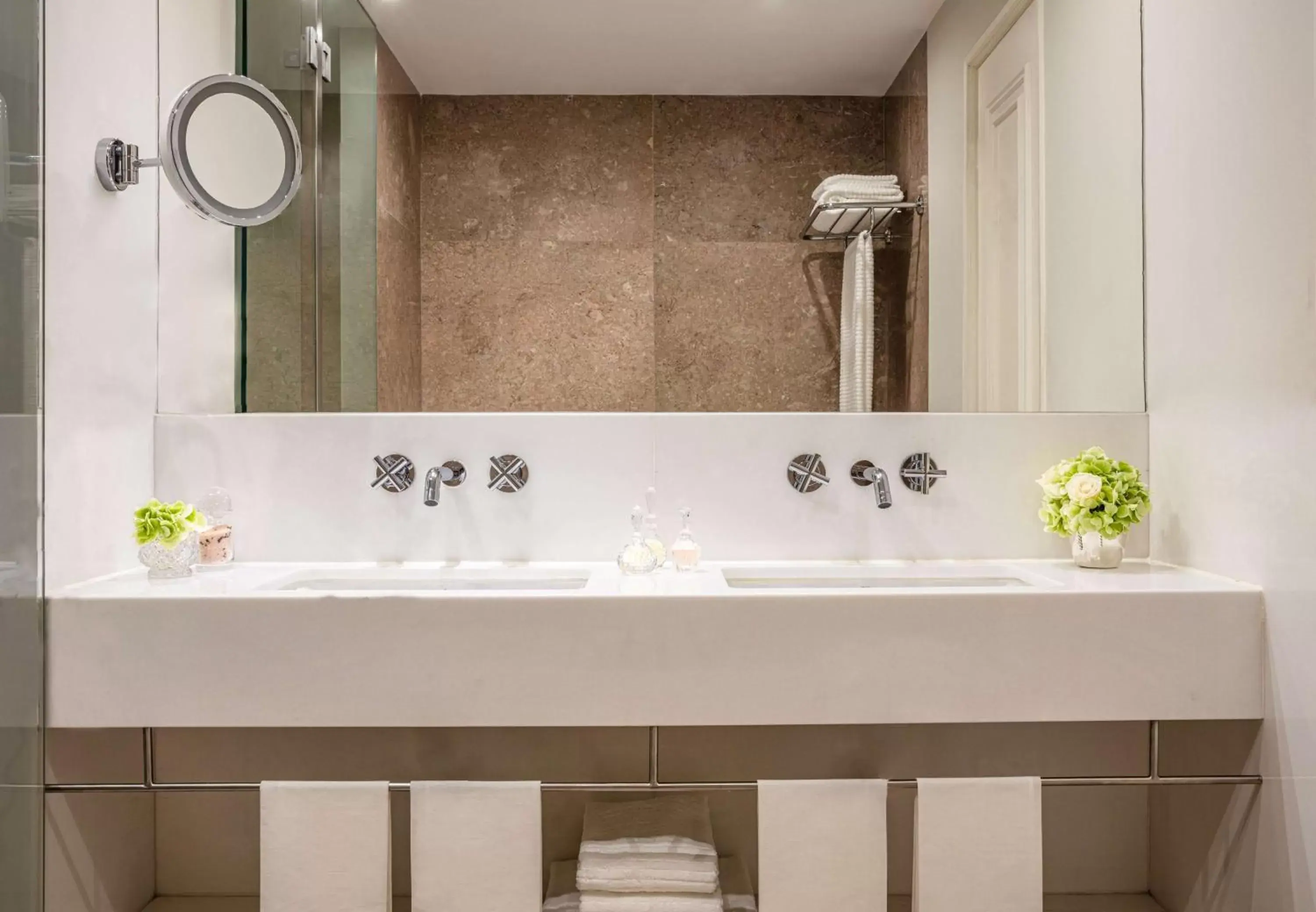 Bathroom in Tivoli Avenida Liberdade Lisboa – A Leading Hotel of the World
