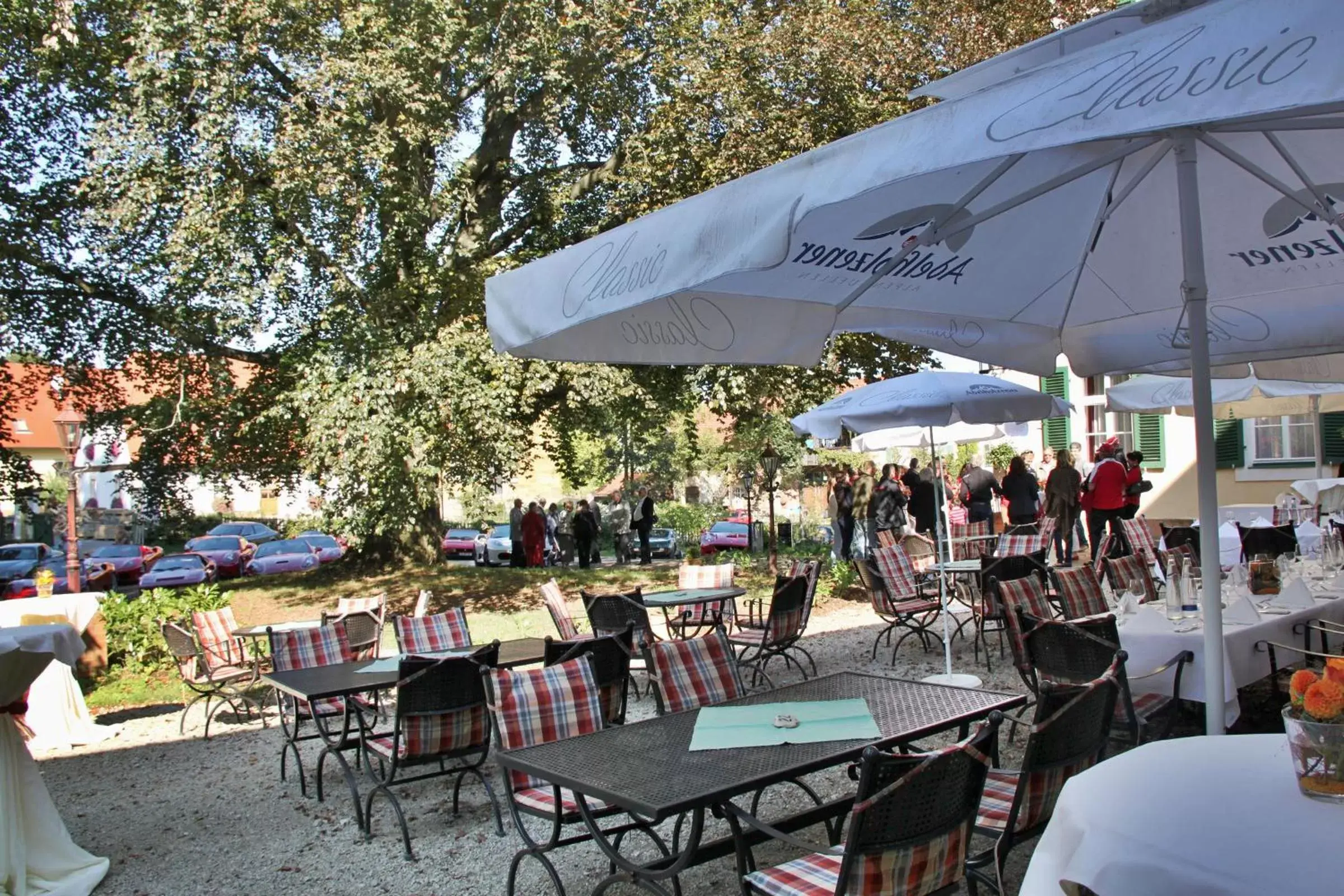 Restaurant/Places to Eat in Schloss Burgellern