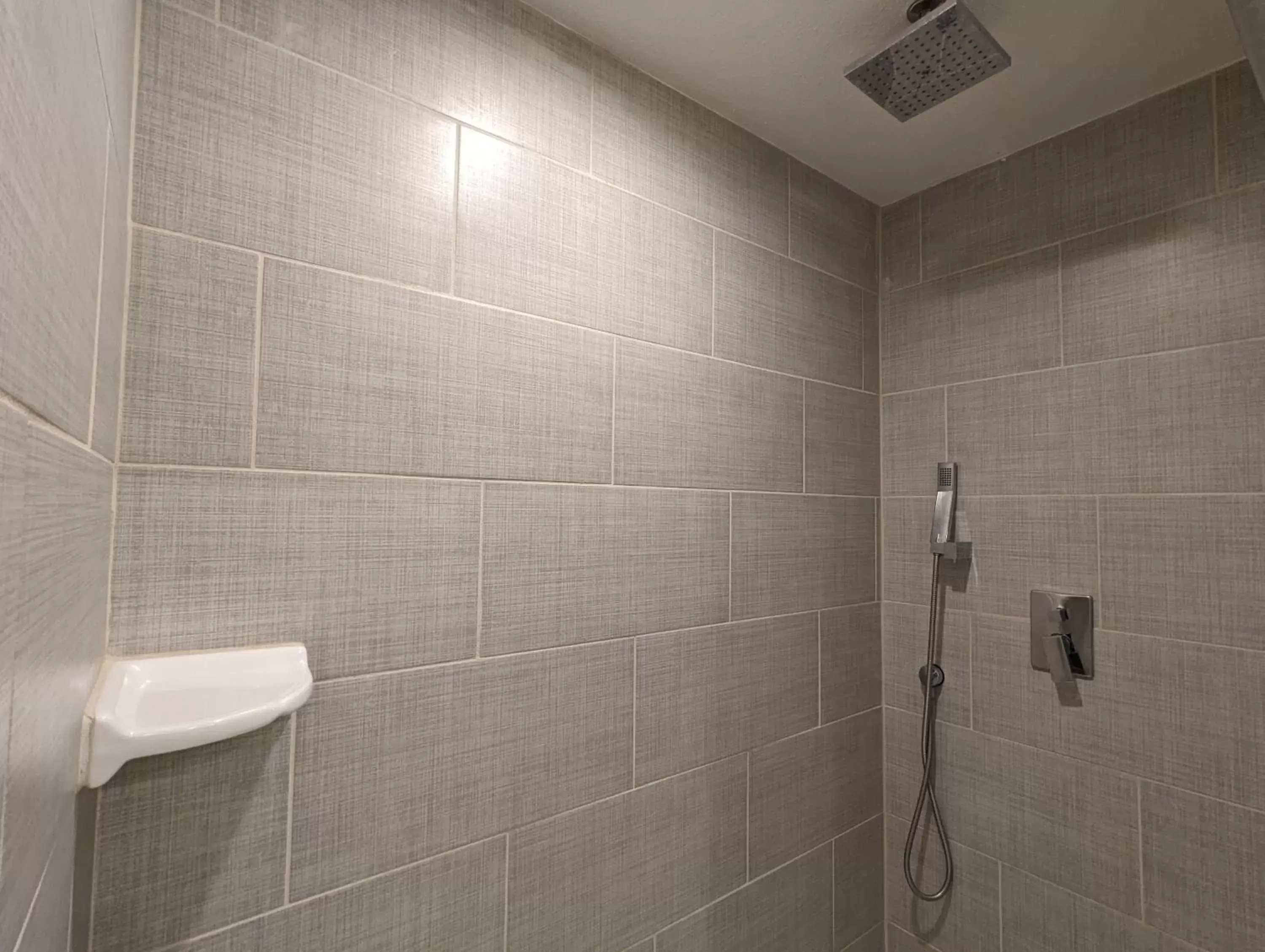 Shower, Bathroom in Comfort Inn & Suites Mundelein-Vernon Hills