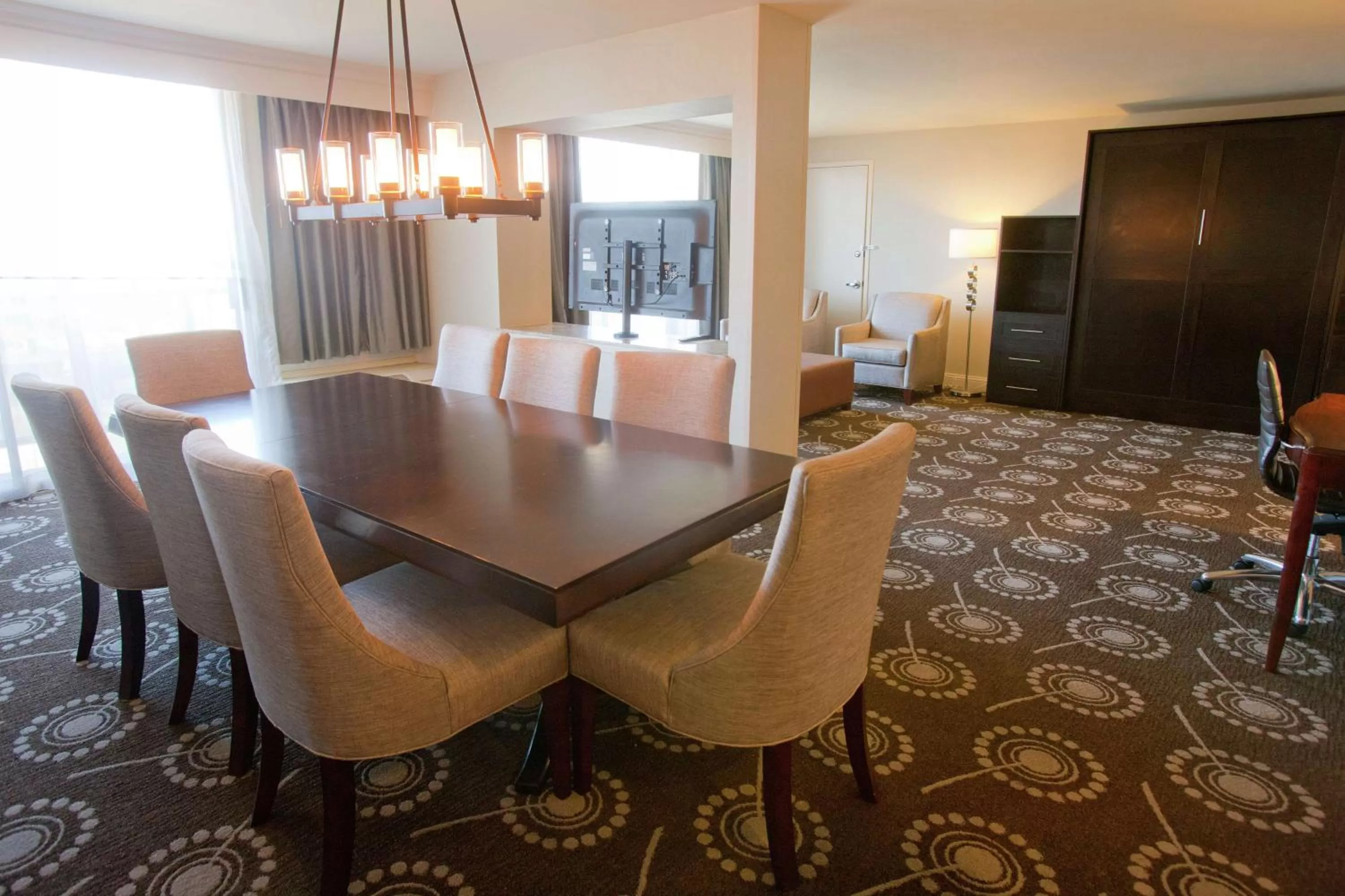 Bedroom in Midland Plaza Hotel