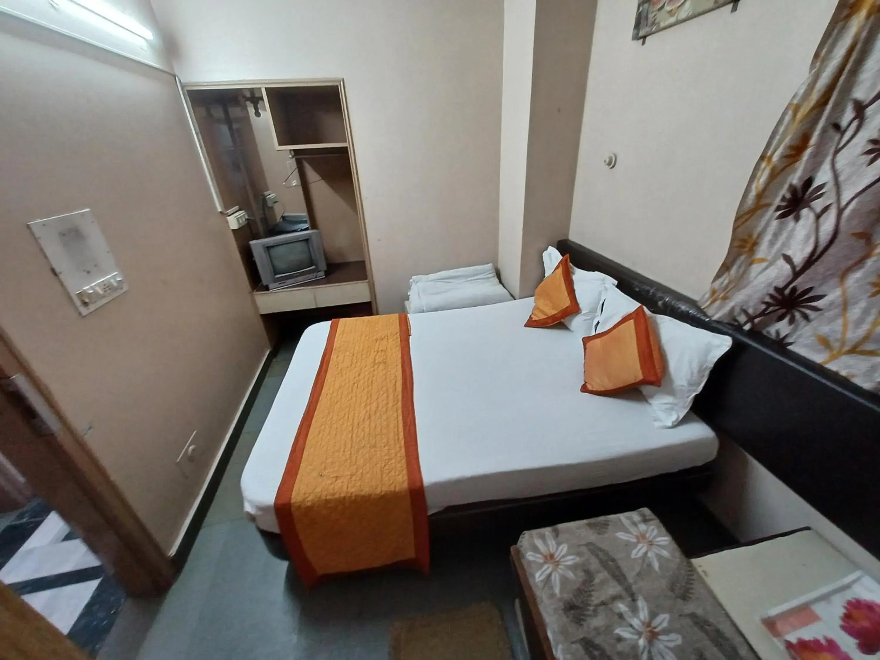 Bedroom, Bed in Kailash Hotel Bedroom, Bed in Kailash Hotel