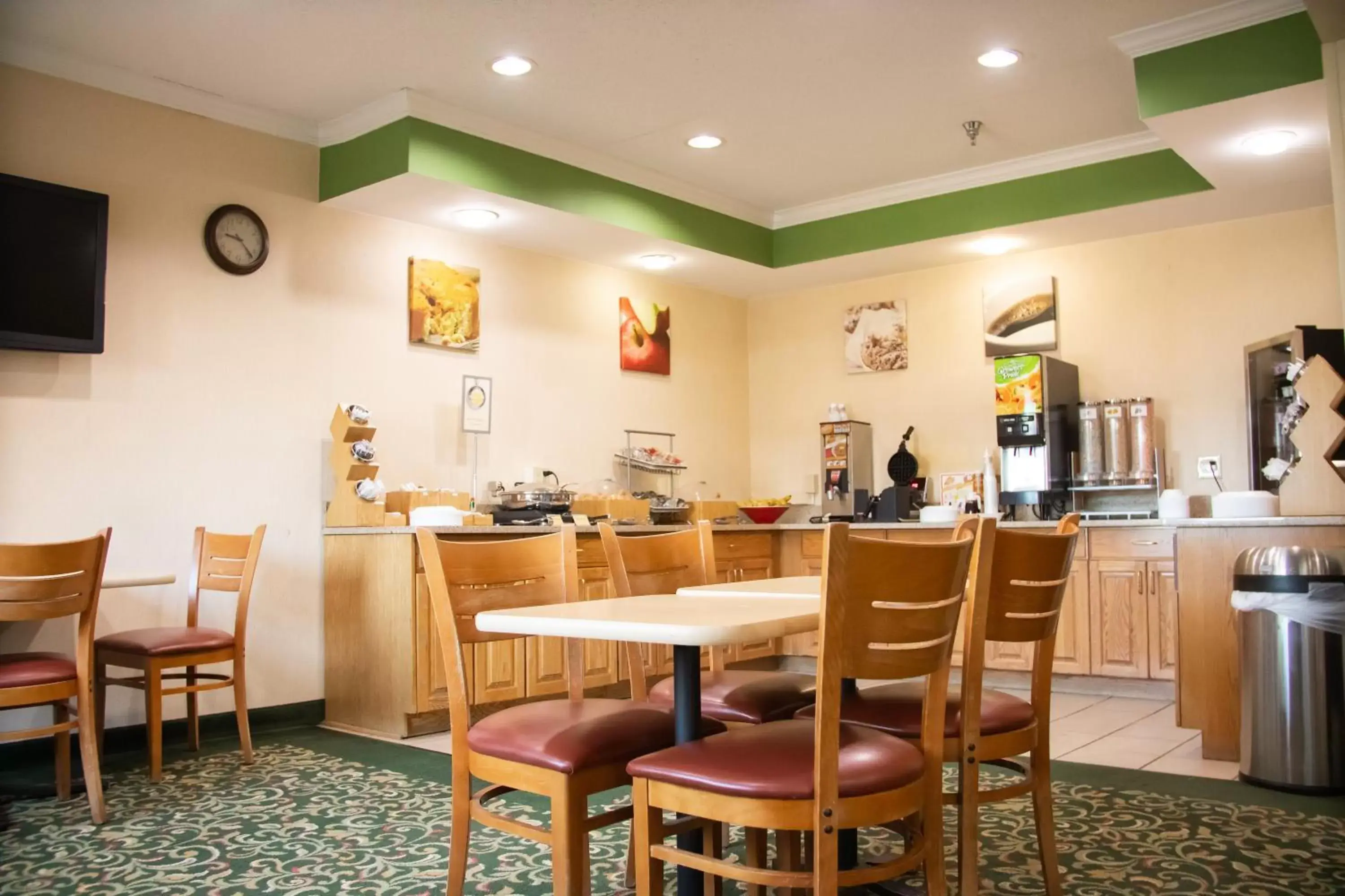 Breakfast, Restaurant/Places to Eat in Wingate by Wyndham Sioux City