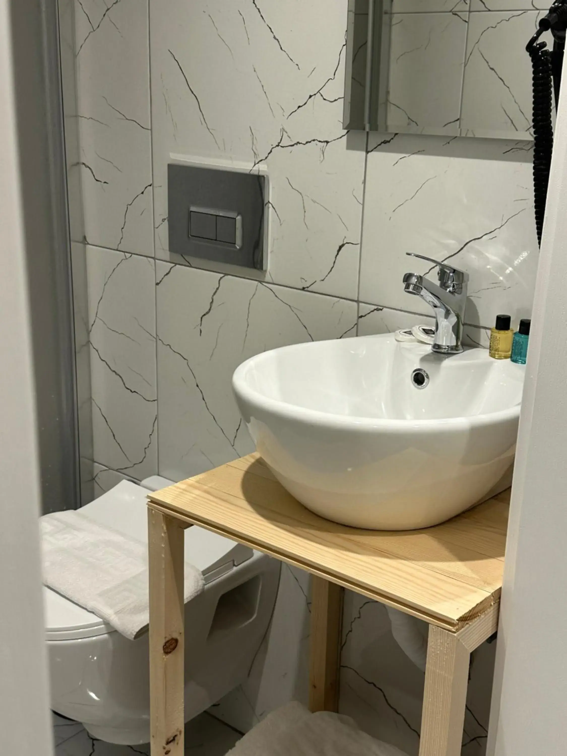 Bathroom in Skylon Airport Hotel