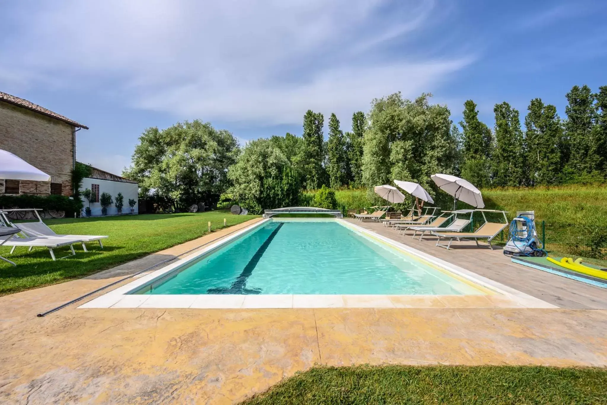 Swimming Pool in La Casa di Valeria - Modena