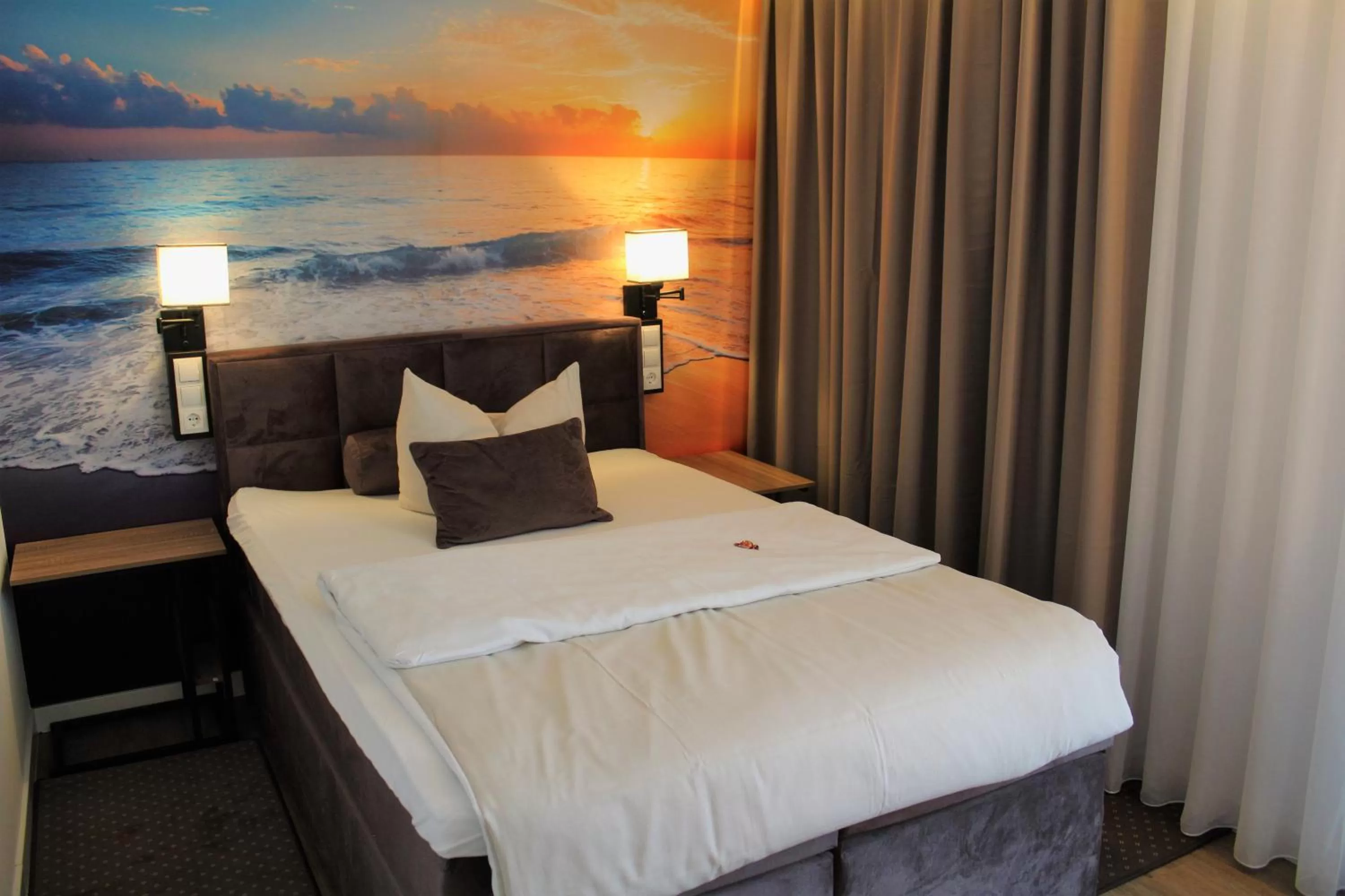 Photo of the whole room, Bed in Hotel Ammerländer Hof