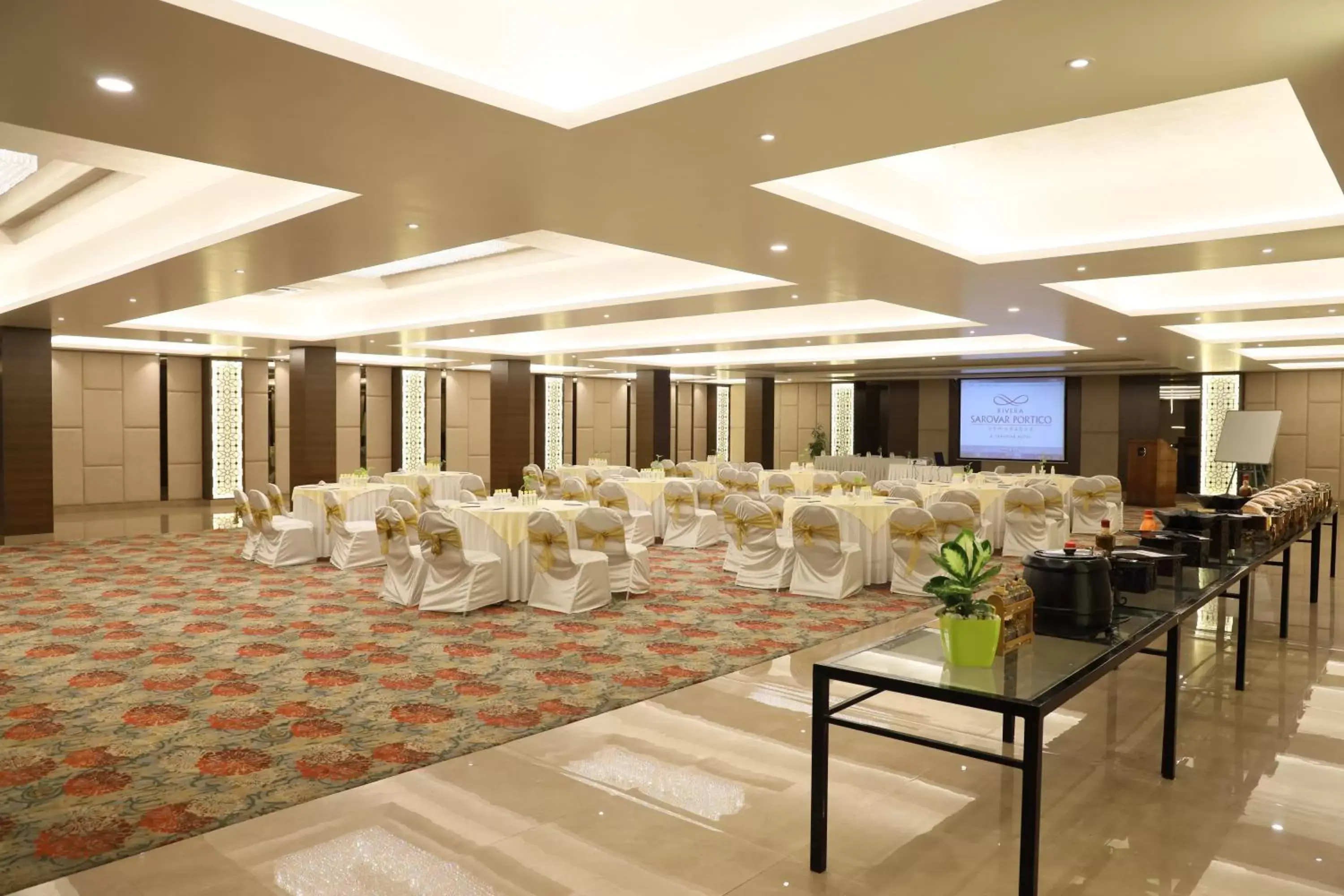 Banquet/Function facilities, Banquet Facilities in Sarovar Portico Rivera Ahmedabad