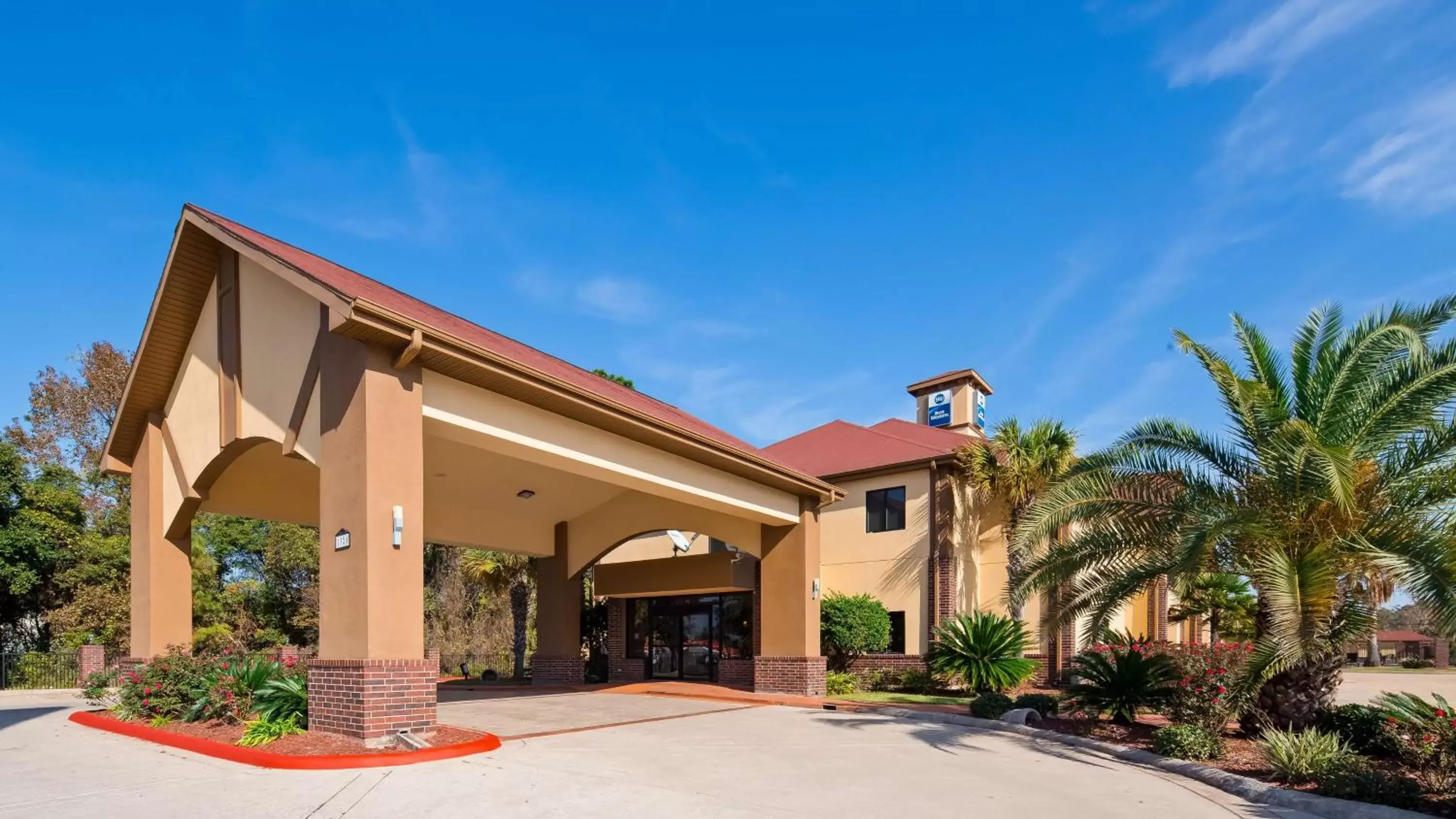 Property building in Best Western Bayou Inn and Suites