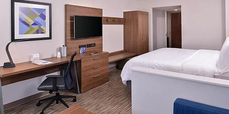 Bed in Holiday Inn Express Hotel and Suites Mesquite, an IHG Hotel