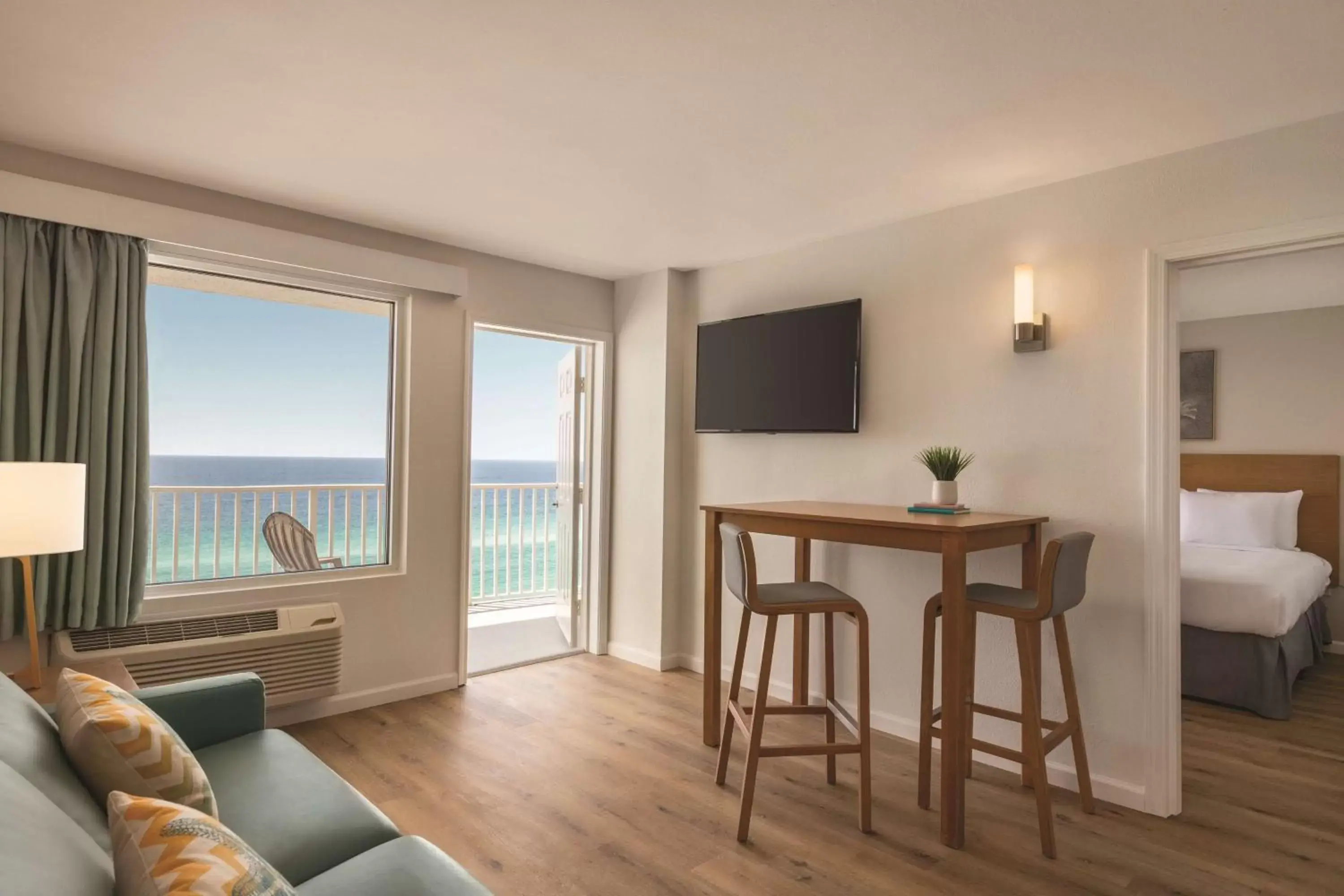 Living room in Radisson Hotel Panama City Beach - Oceanfront