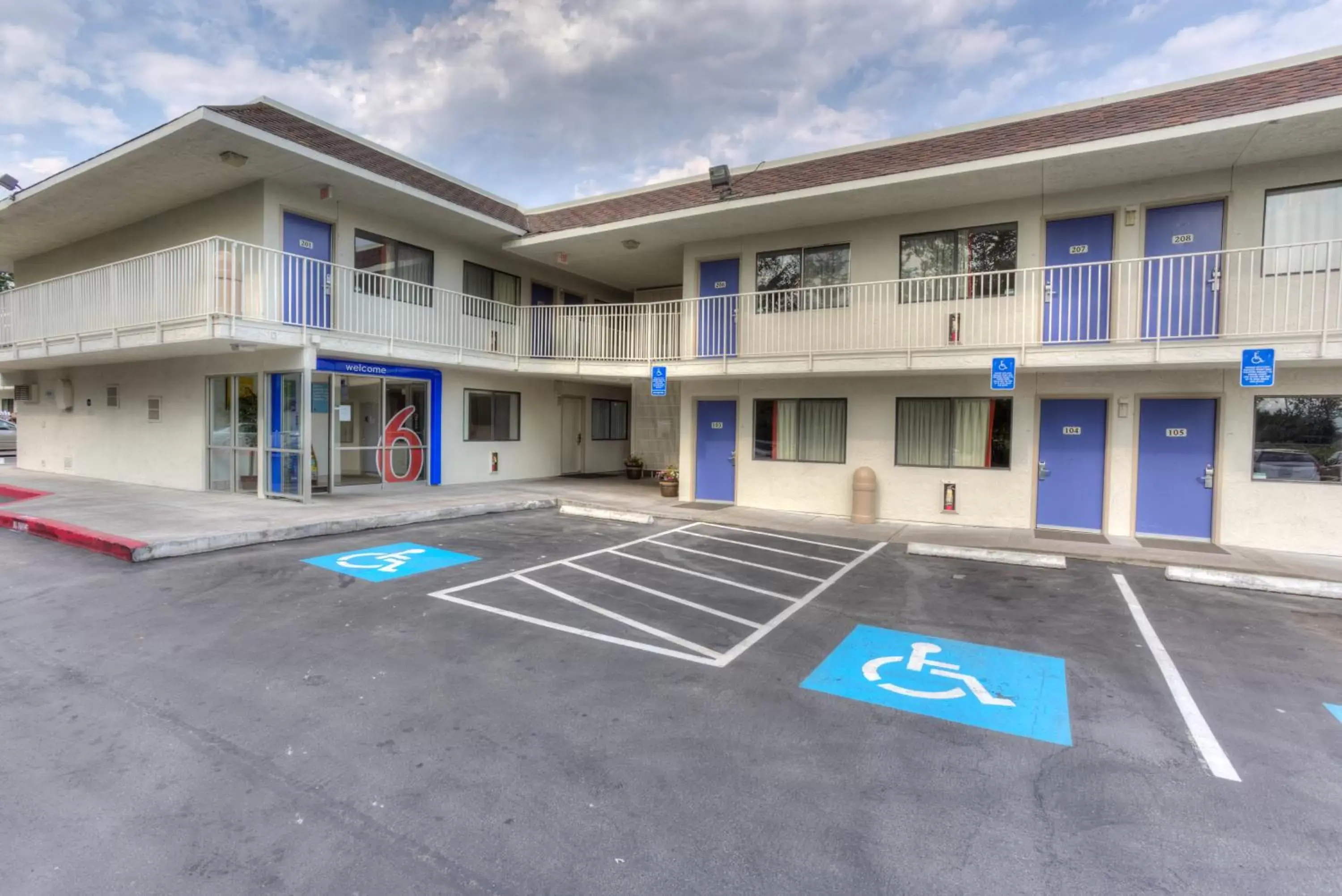 Facade/entrance, Property Building in Motel 6-Troutdale, OR - Portland East